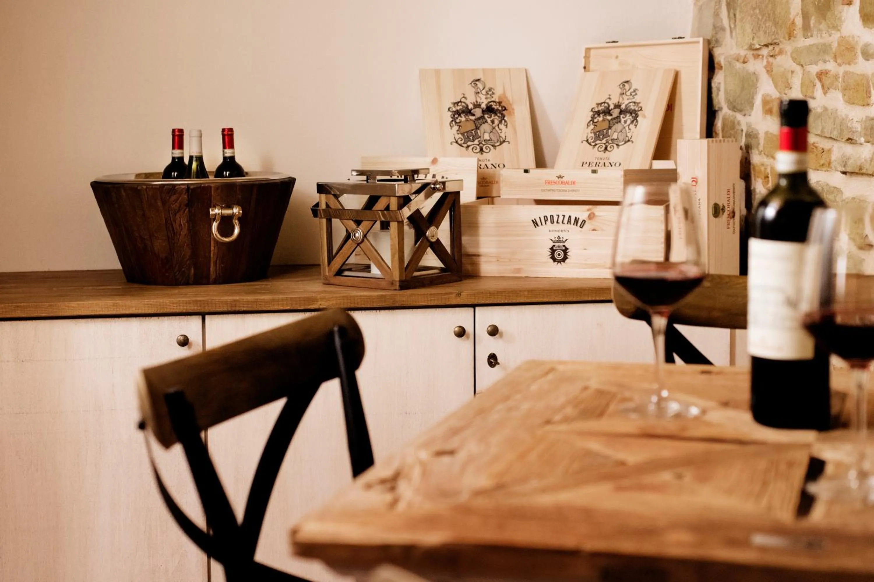 Area and facilities in The Frame Hotel