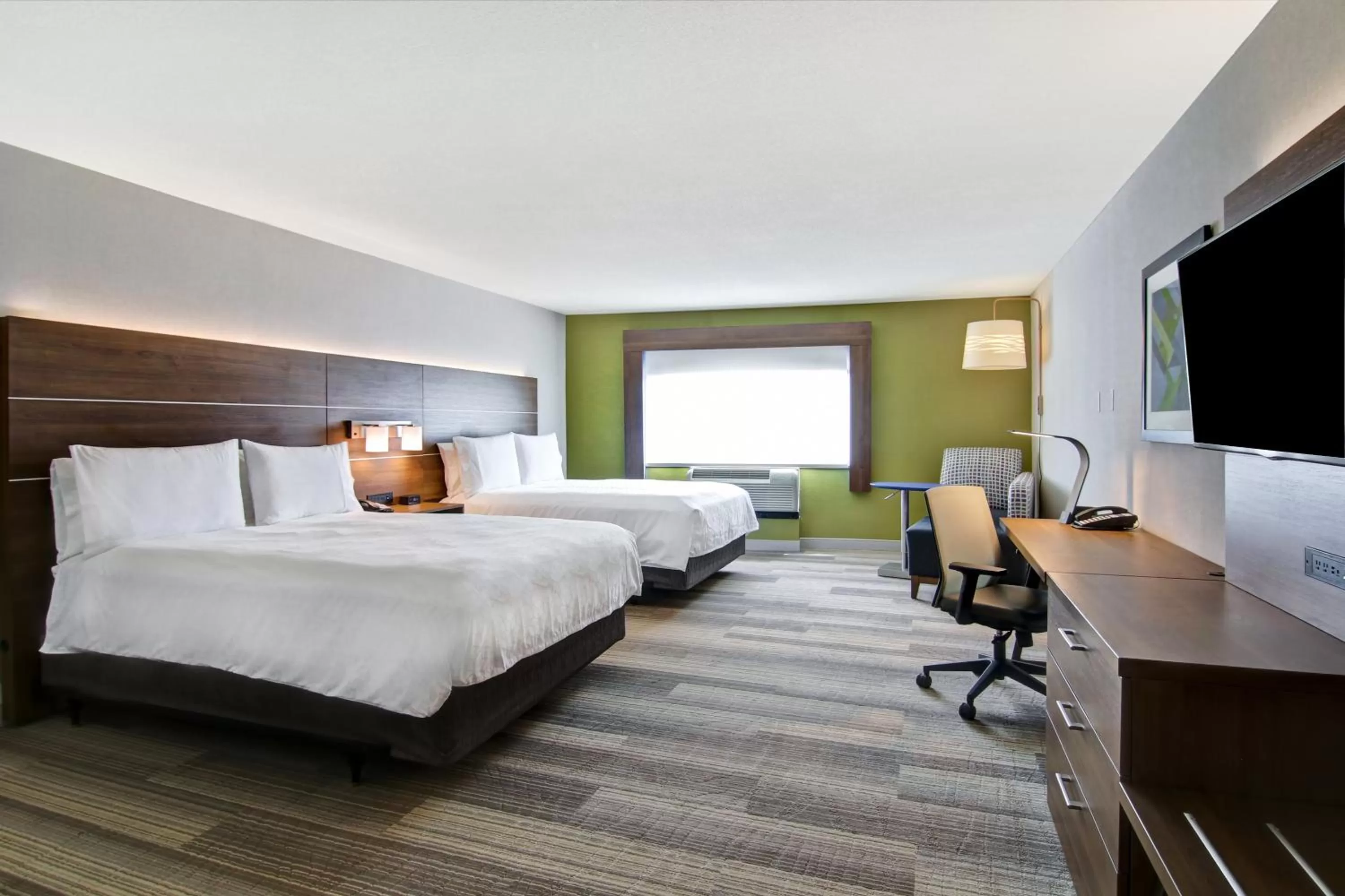 Photo of the whole room, Bed in Holiday Inn Express Hotel & Suites Toronto - Markham by IHG