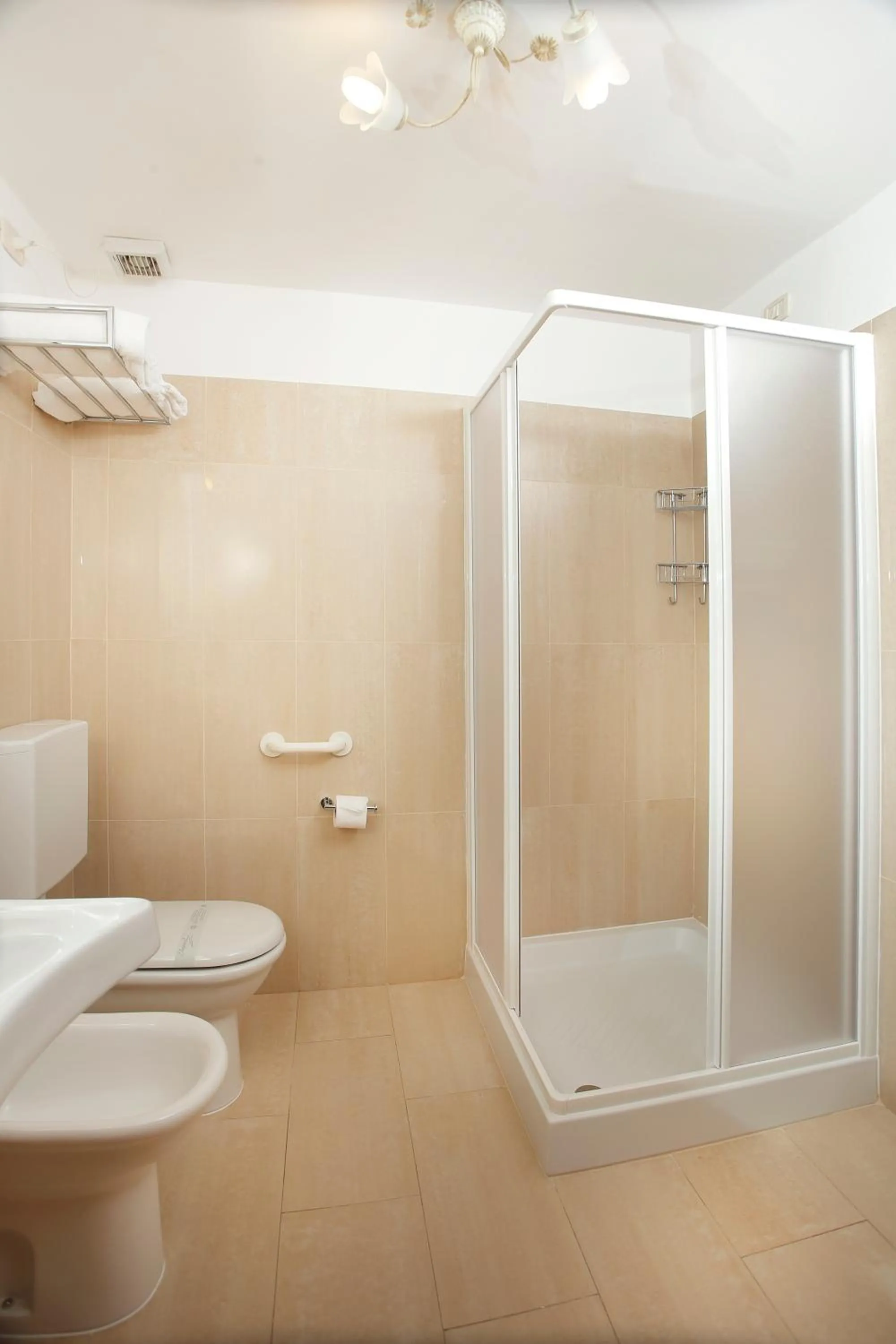 Shower in Hotel Michelangelo