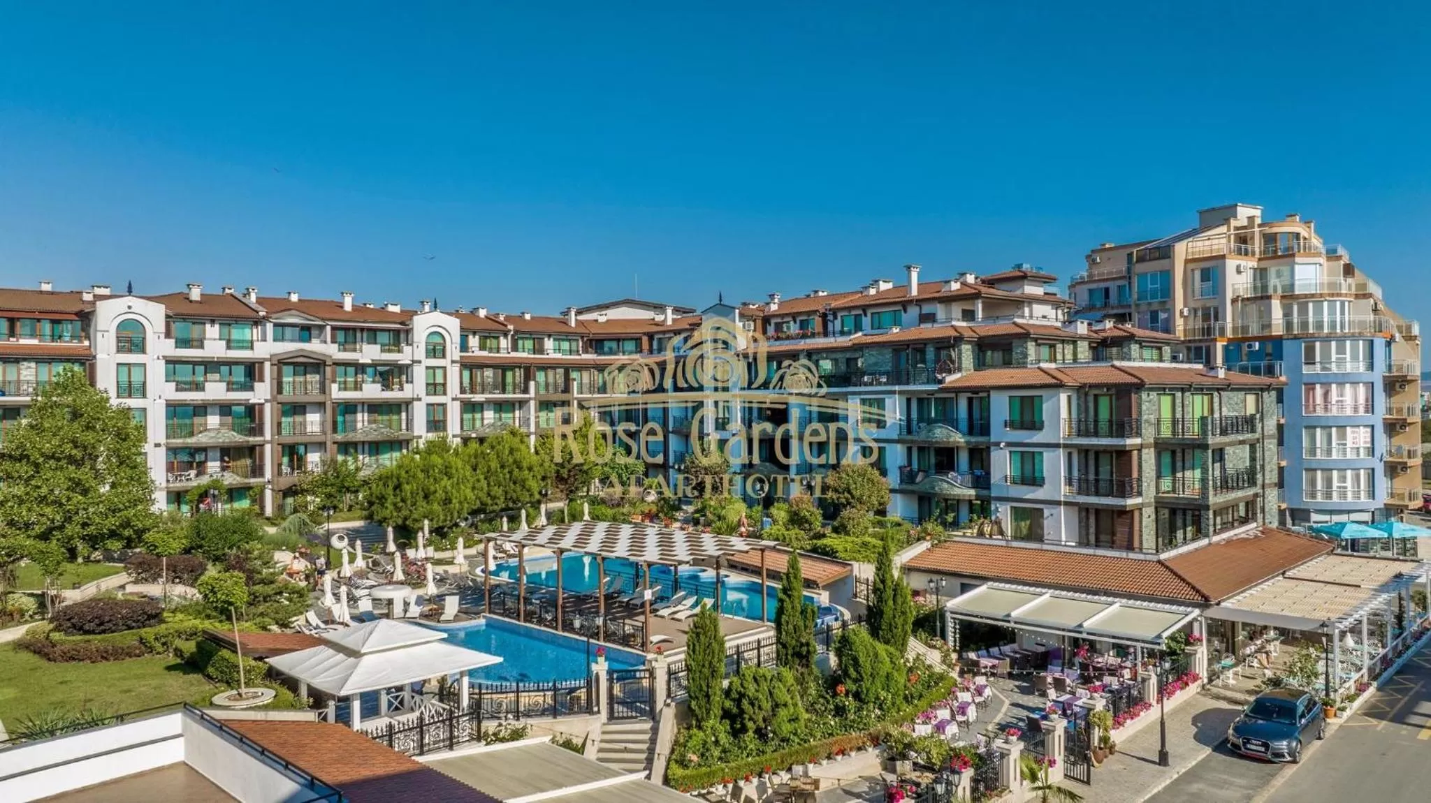 Property building, Pool View in Rose Gardens Apart Hotel