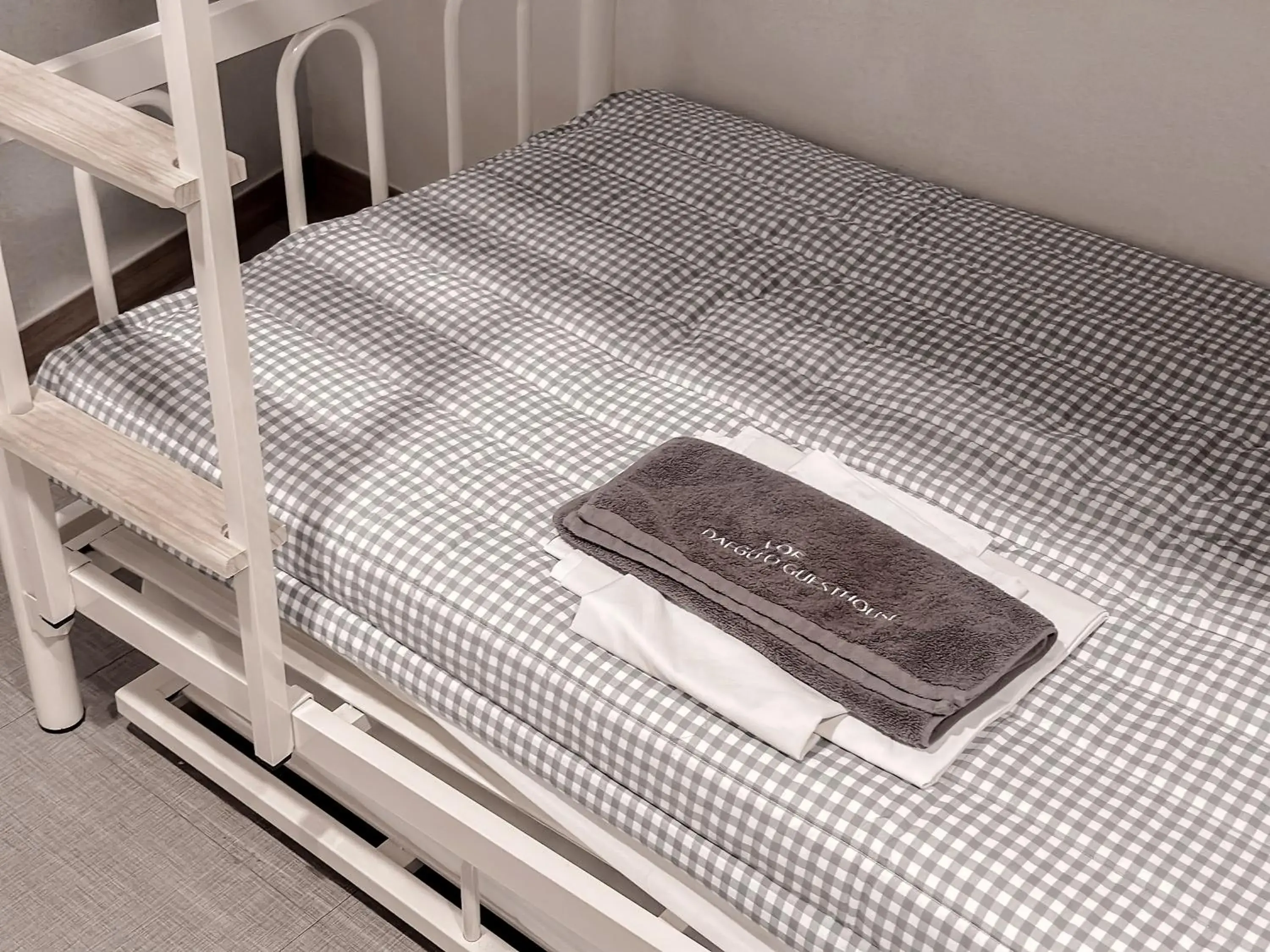 Bed in 6-Bed Female Dormitory Room in Dongseongro ZERO guesthouse Bed in 6-Bed Female Dormitory Room in Dongseongro ZERO guesthouse