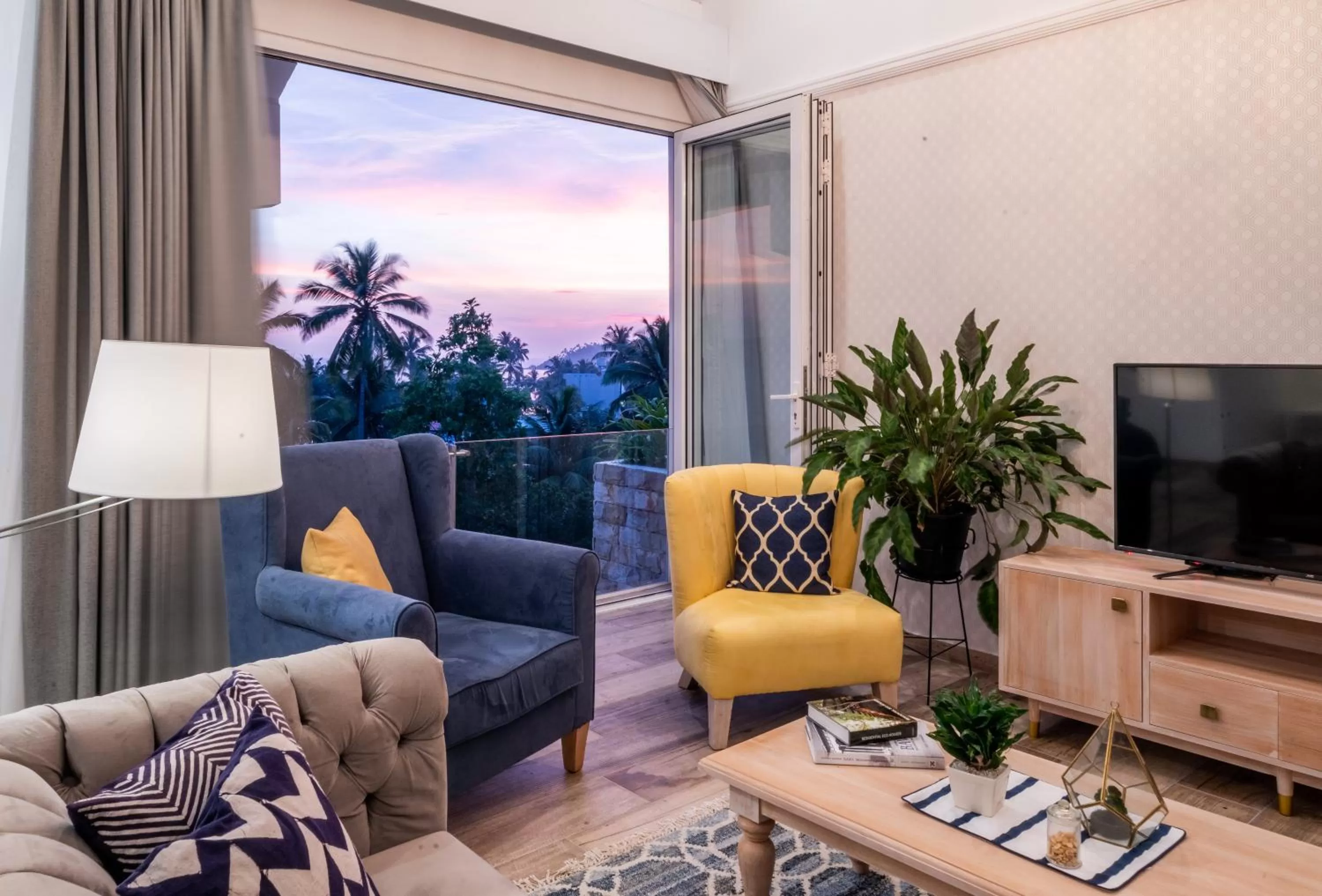 TV and multimedia in Triple O Six