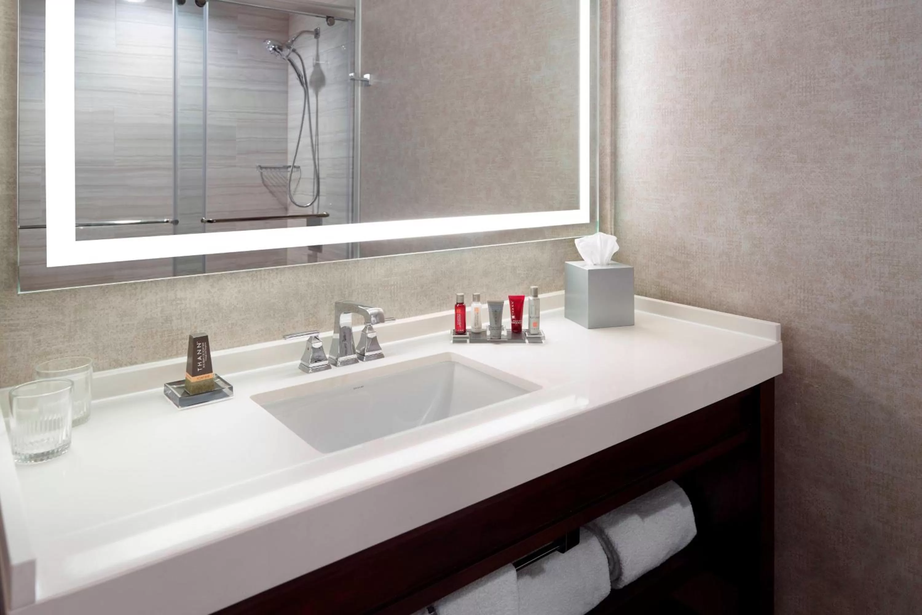 Bathroom in Atlanta Marriott Peachtree Corners