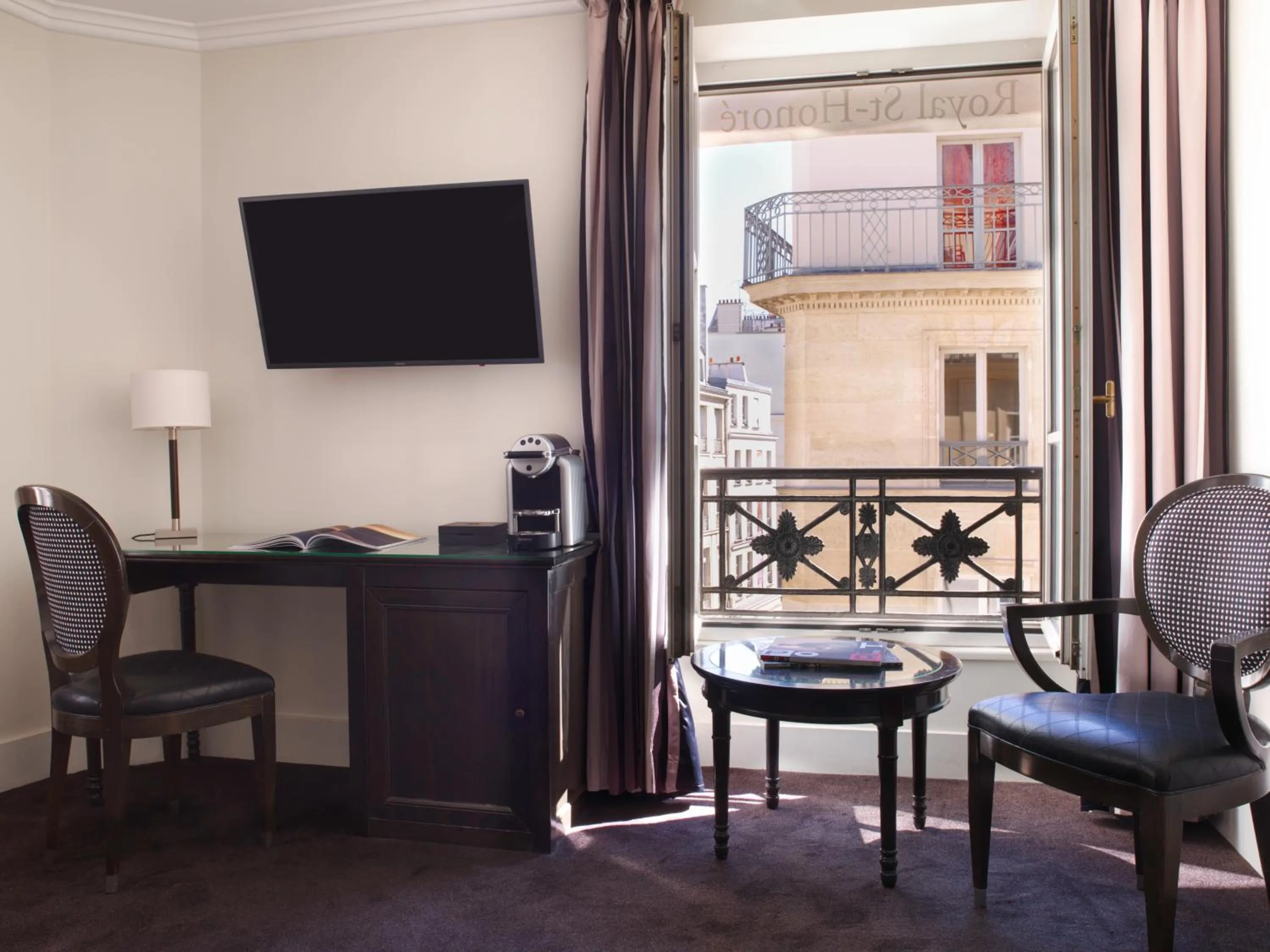 TV and multimedia in Hotel Royal Saint Honore Paris Louvre