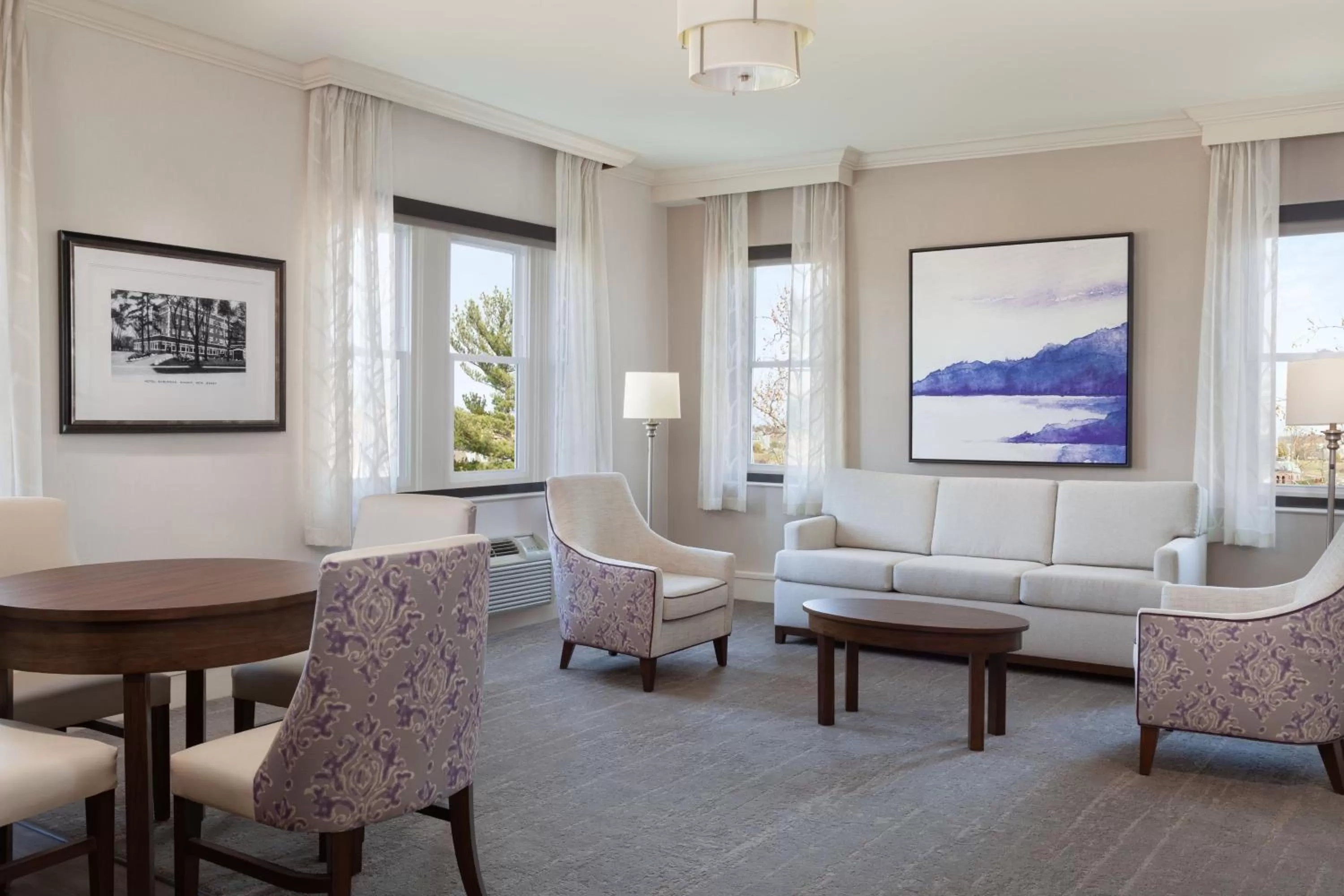 Living room in The Grand Summit Hotel