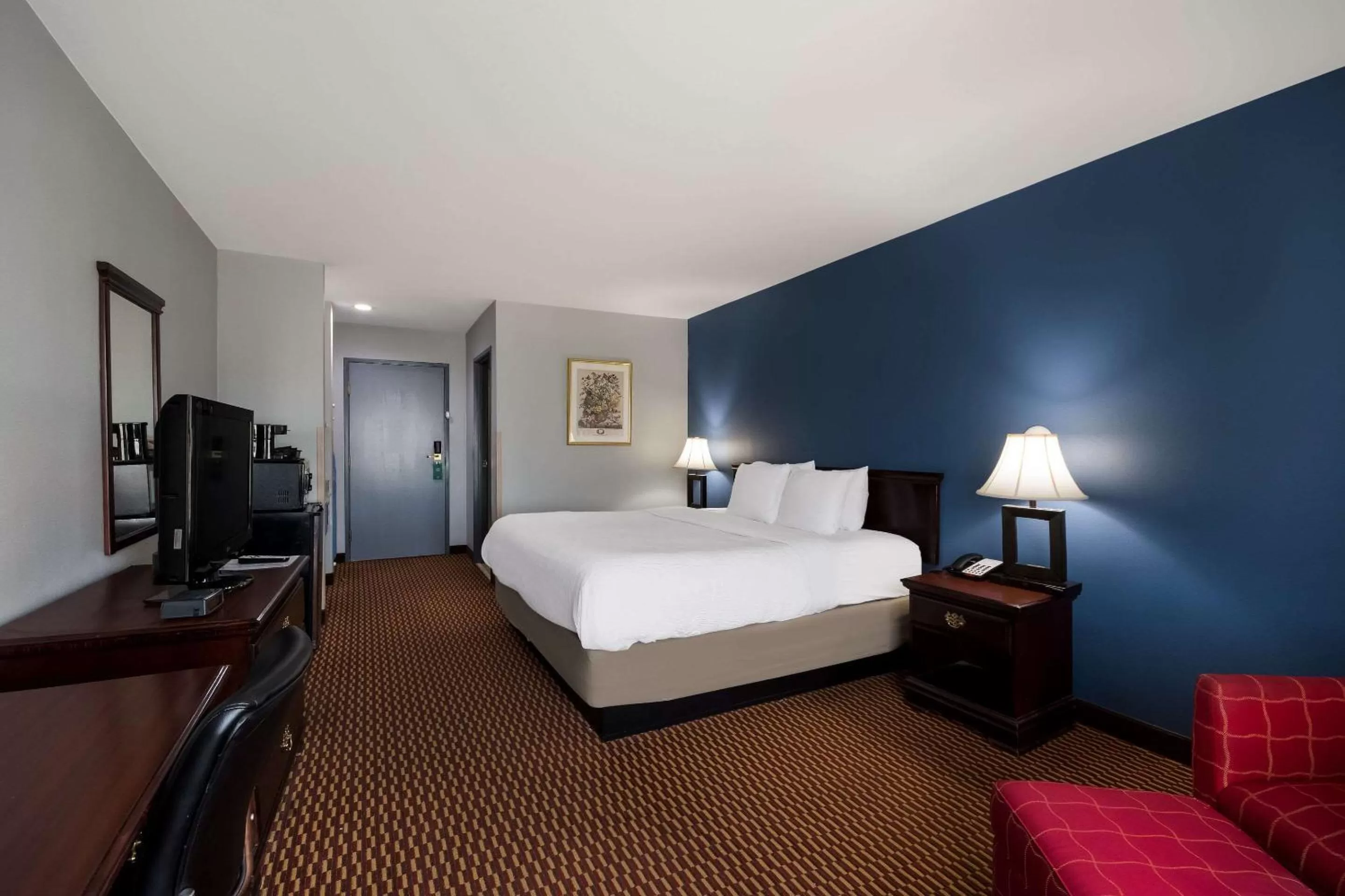 Bedroom, Bed in Quality Inn & Suites Oklahoma City North