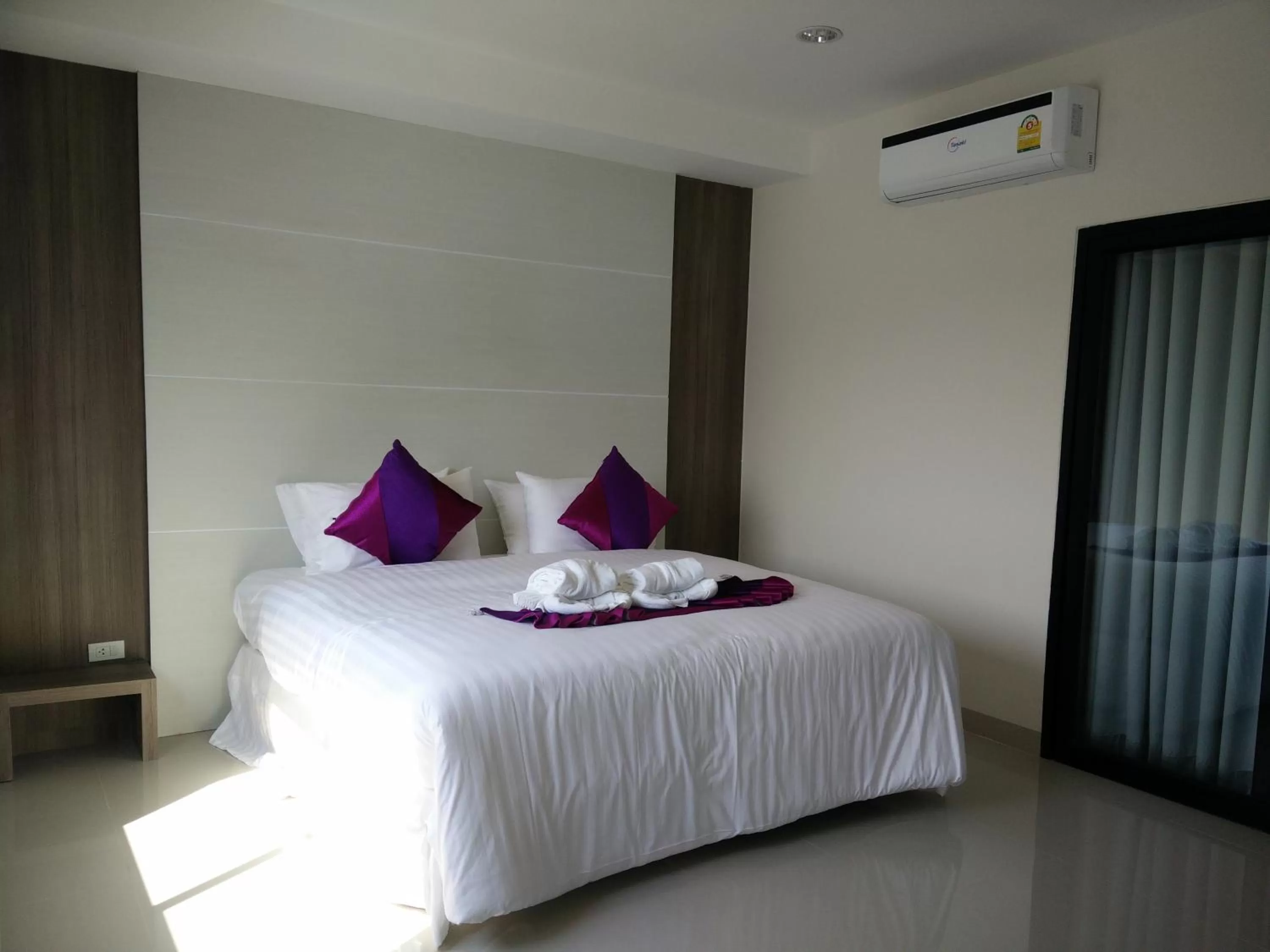 Toilet, Bed in Phitsanulok United