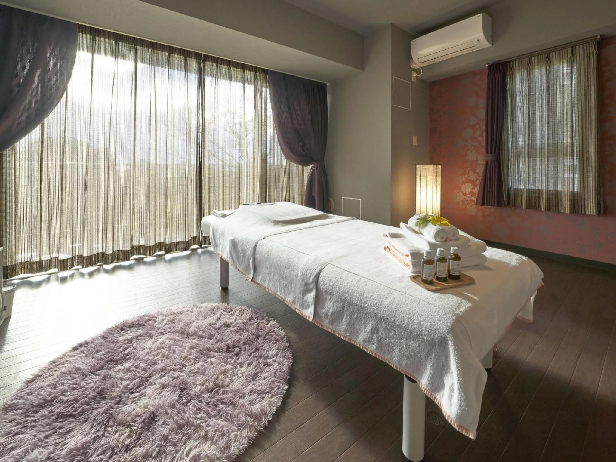 Massage, Bed in Hotel Village Izukogen