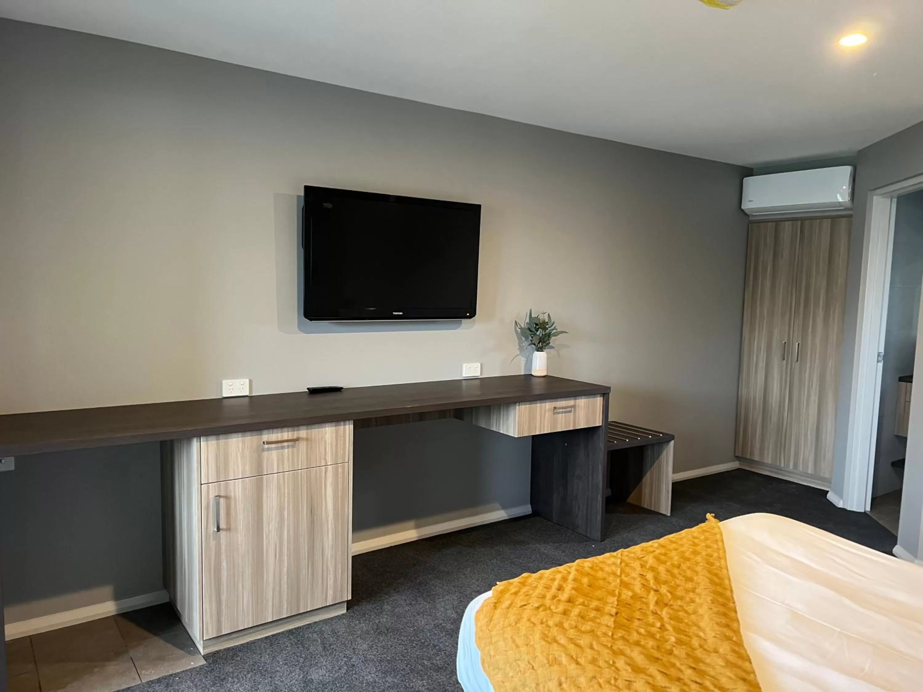 Bed in Murrumbateman Country Inn