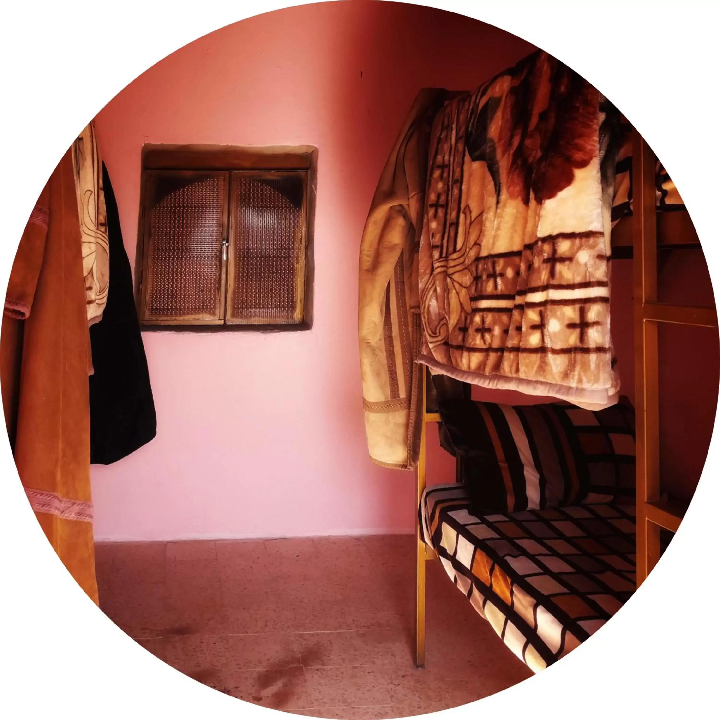 Bed in 4-Bed Dormitory Room in Malakot Inn Bed in 4-Bed Dormitory Room in Malakot Inn