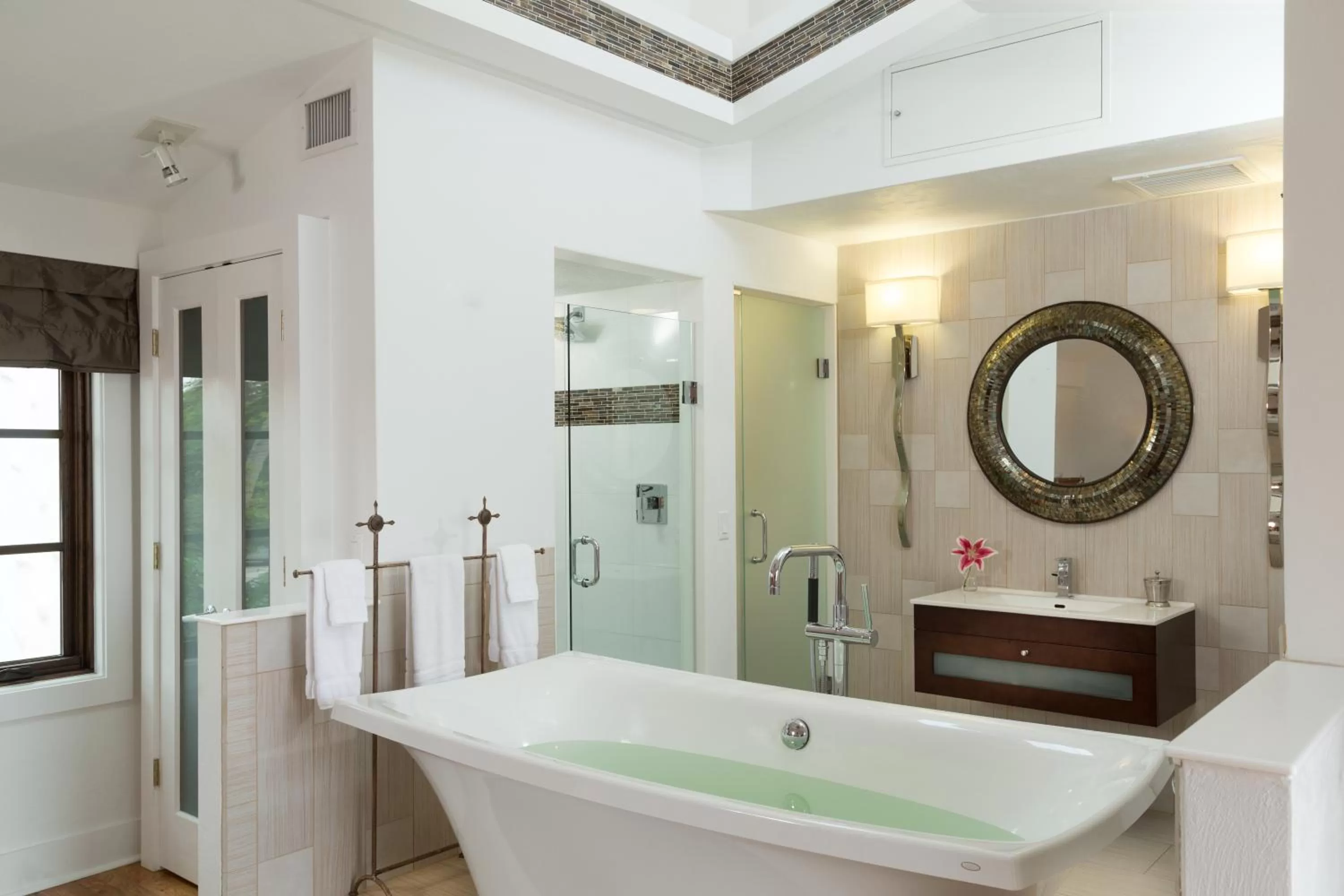 Shower in Black Dolphin Inn