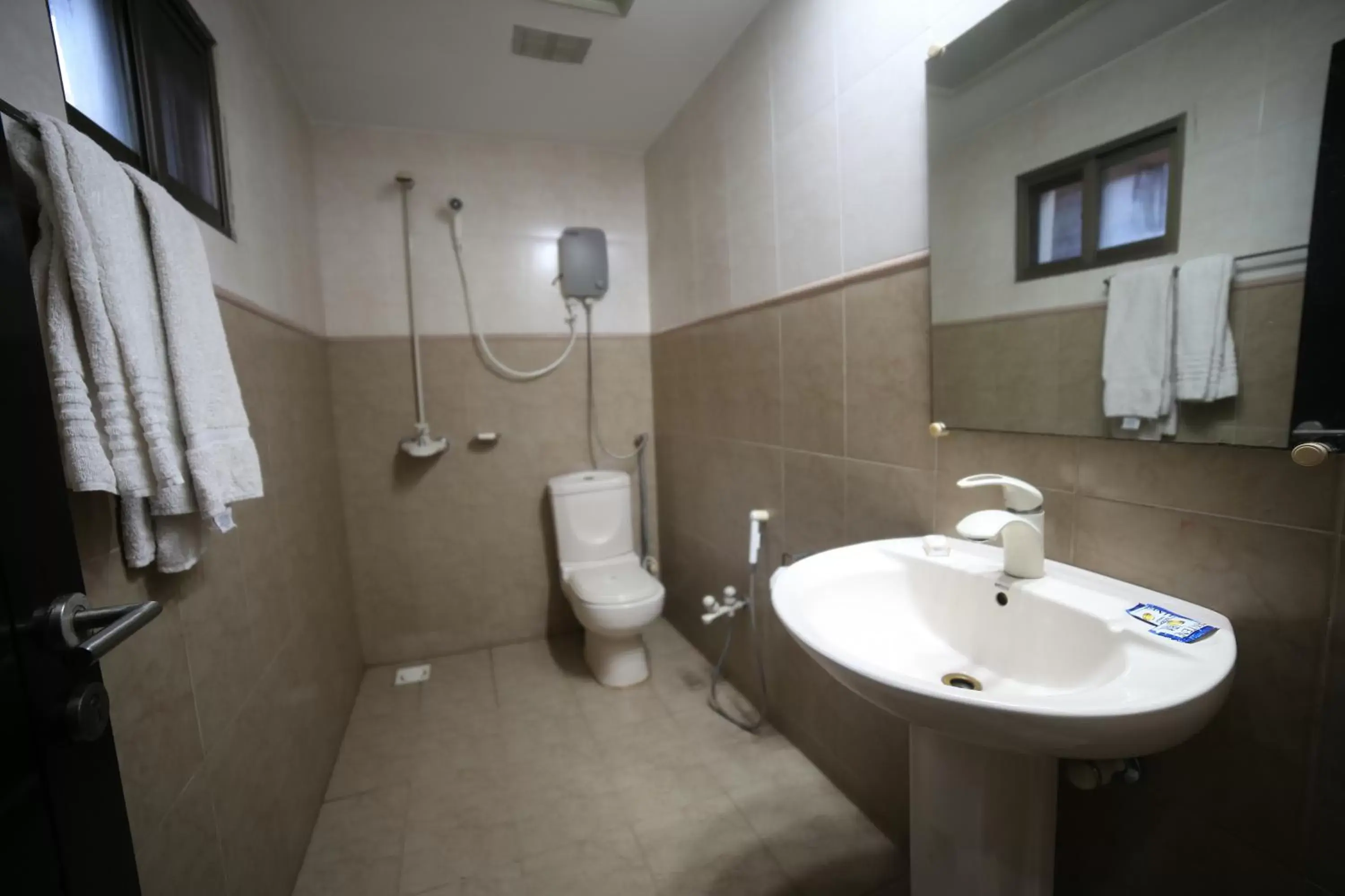 Budget Double Room in Hotel Multan Continental Budget Double Room in Hotel Multan Continental