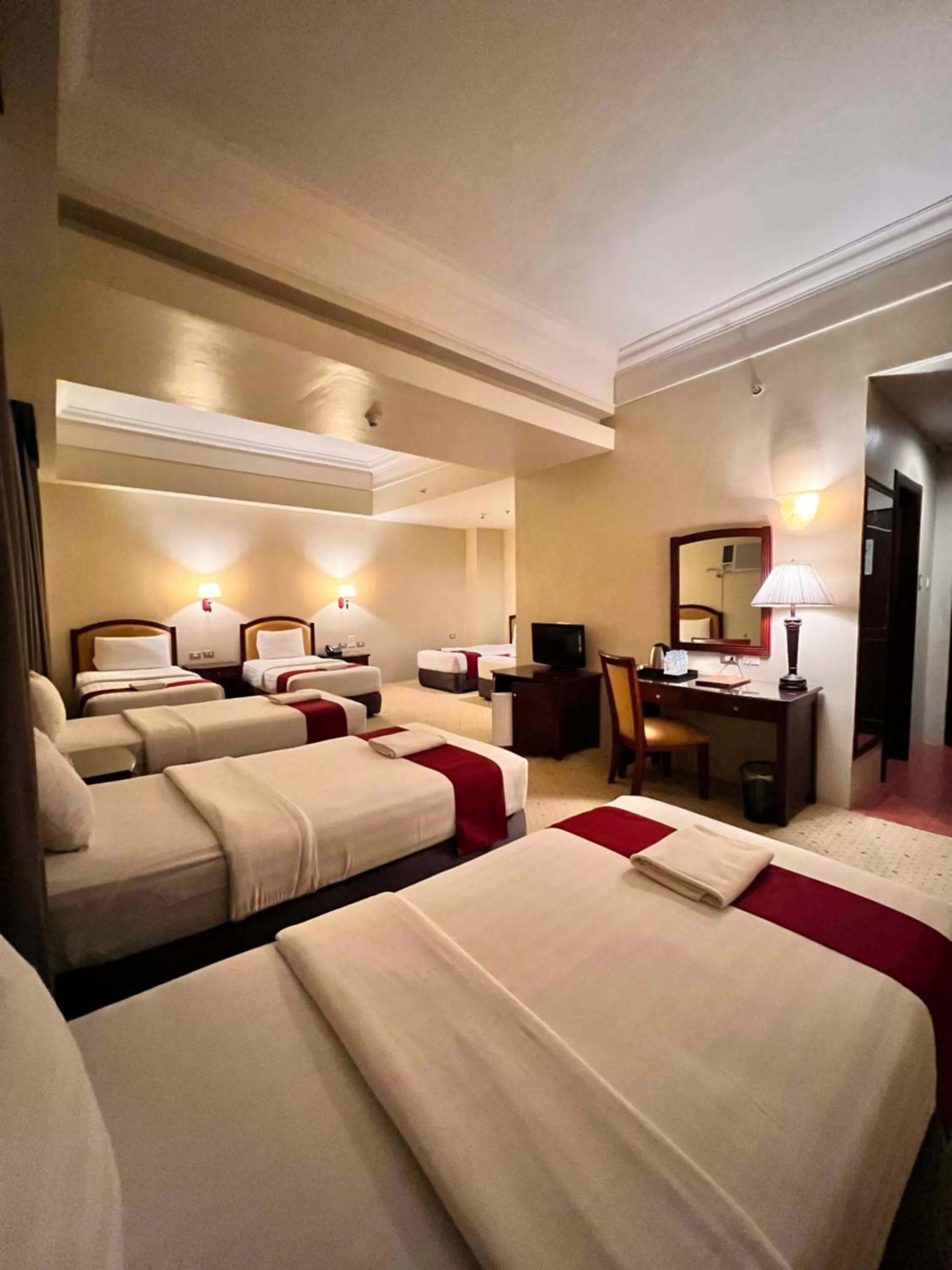 Bedroom, Bed in Sarrosa International Hotel and Residential Suites