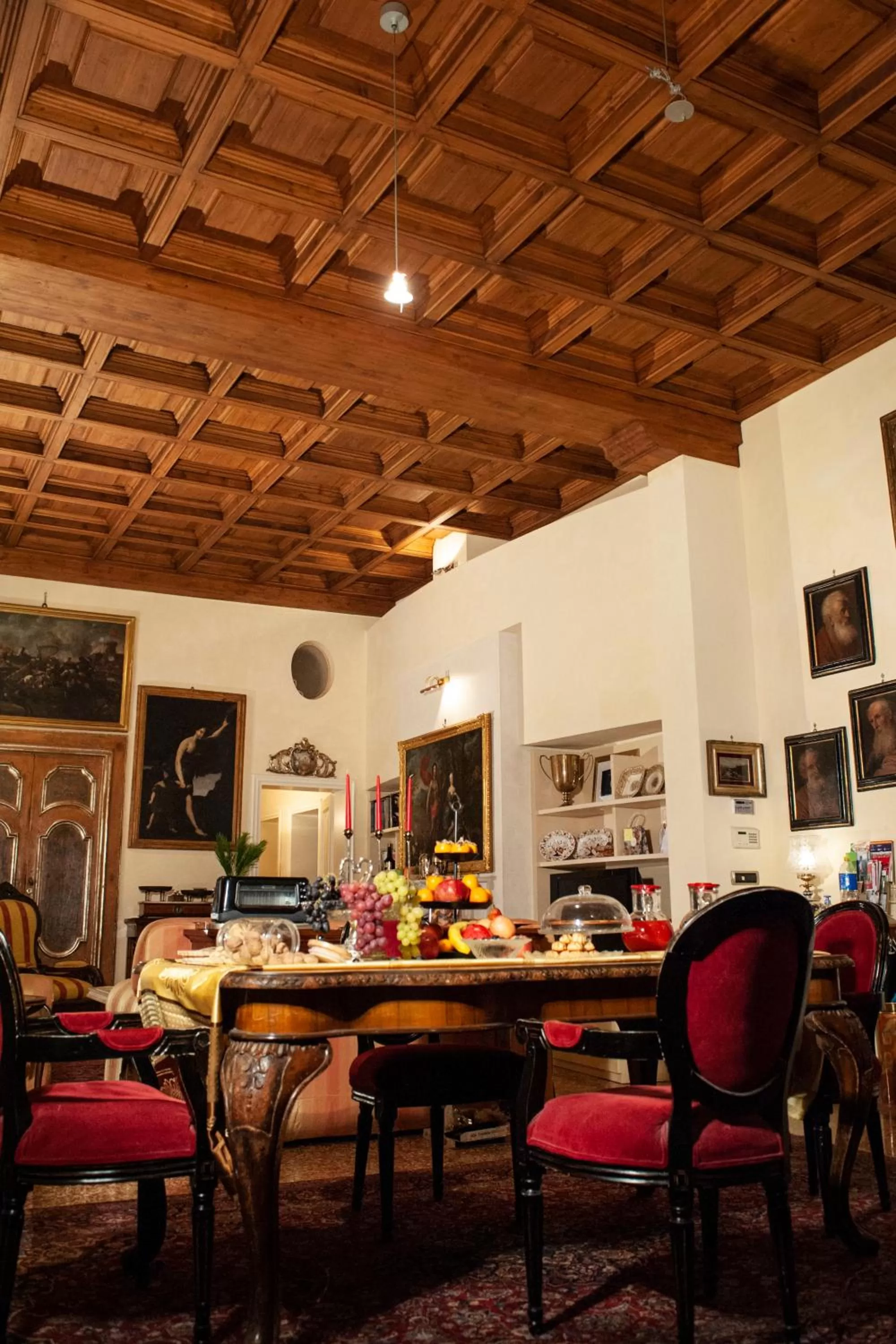 Restaurant/places to eat in Gran Suite Piazza Maggiore - T&T communications