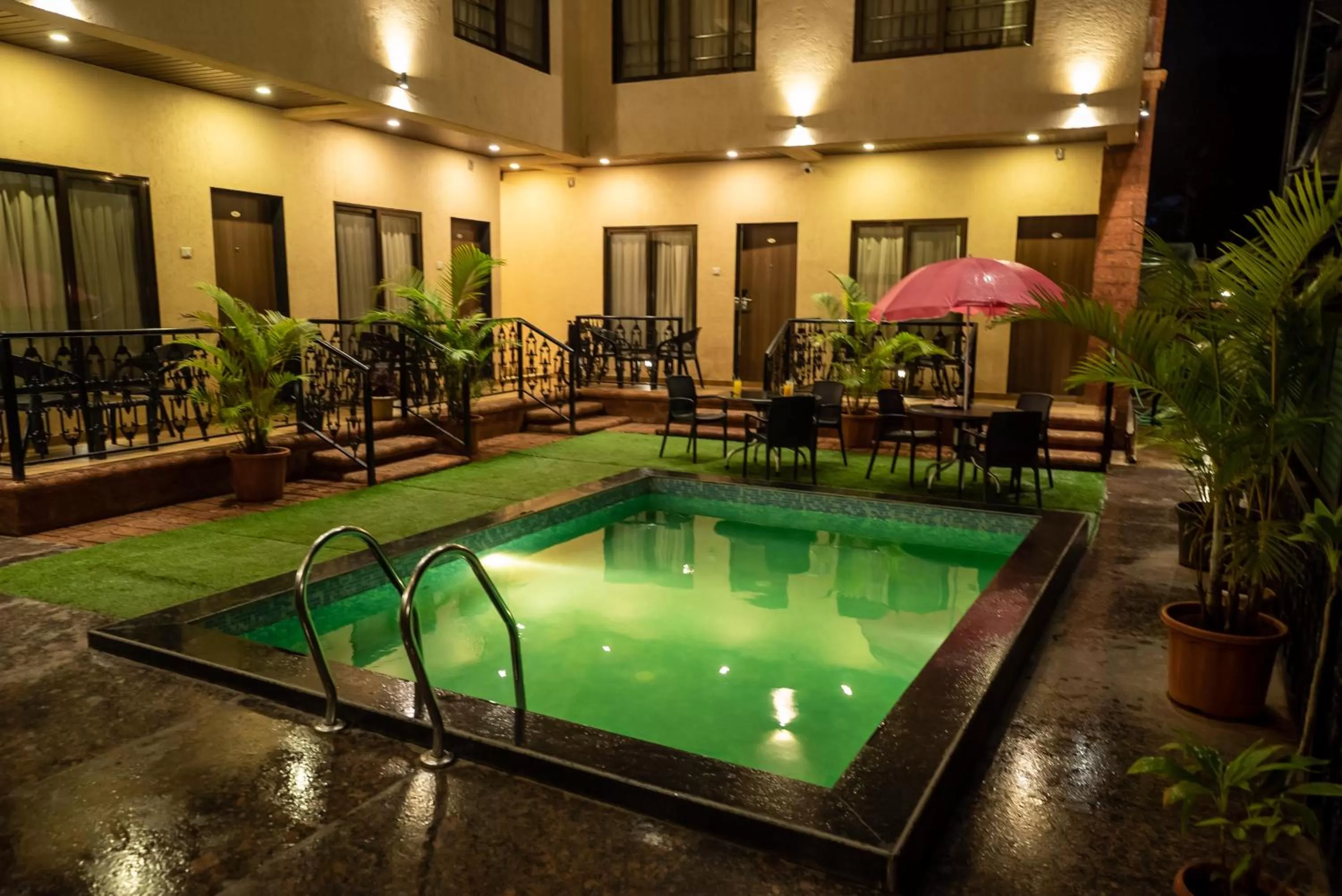 Swimming pool in Jivanta Mahabaleshwar