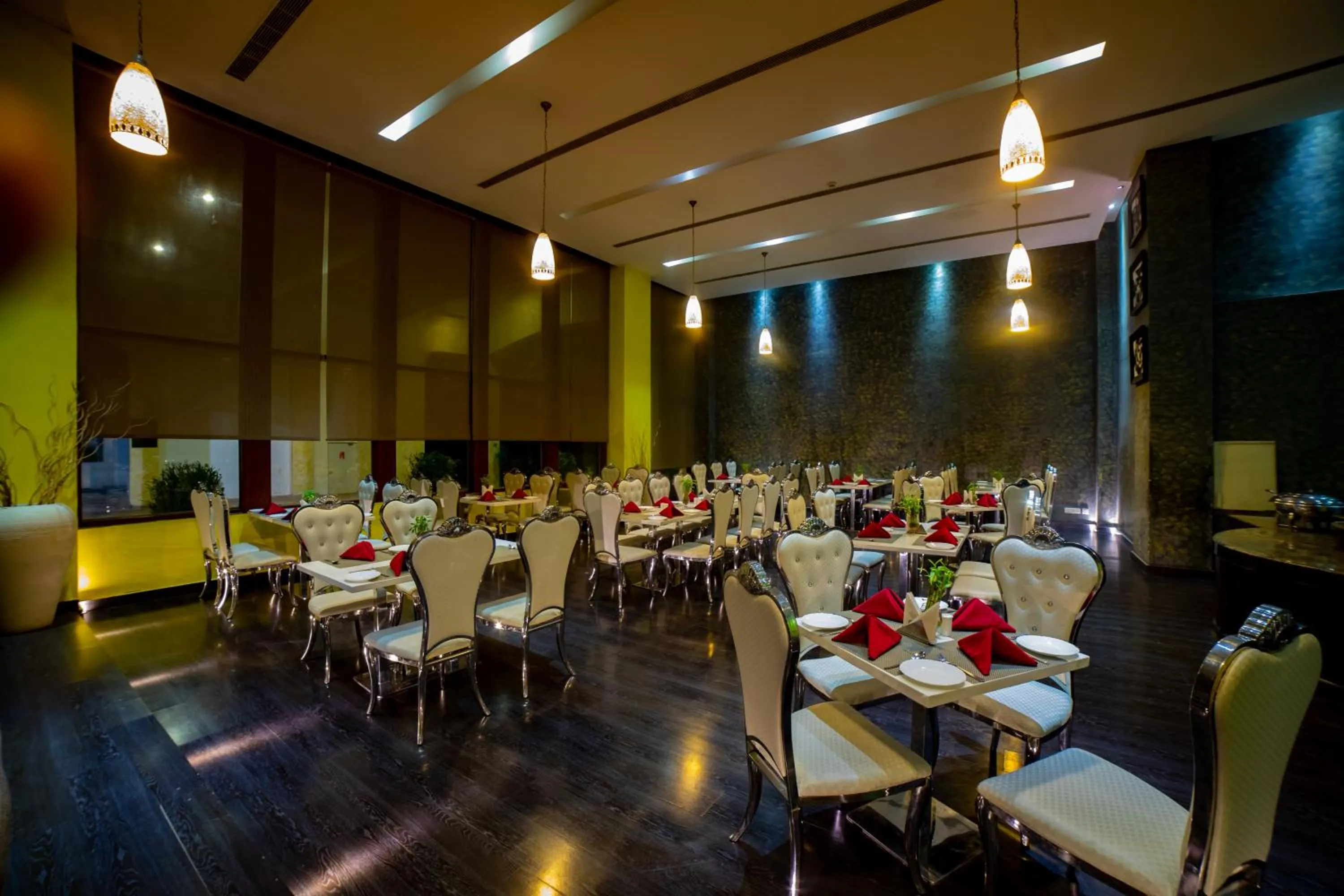 Restaurant/places to eat in Ramada by Wyndham Jaipur Jaisinghpura