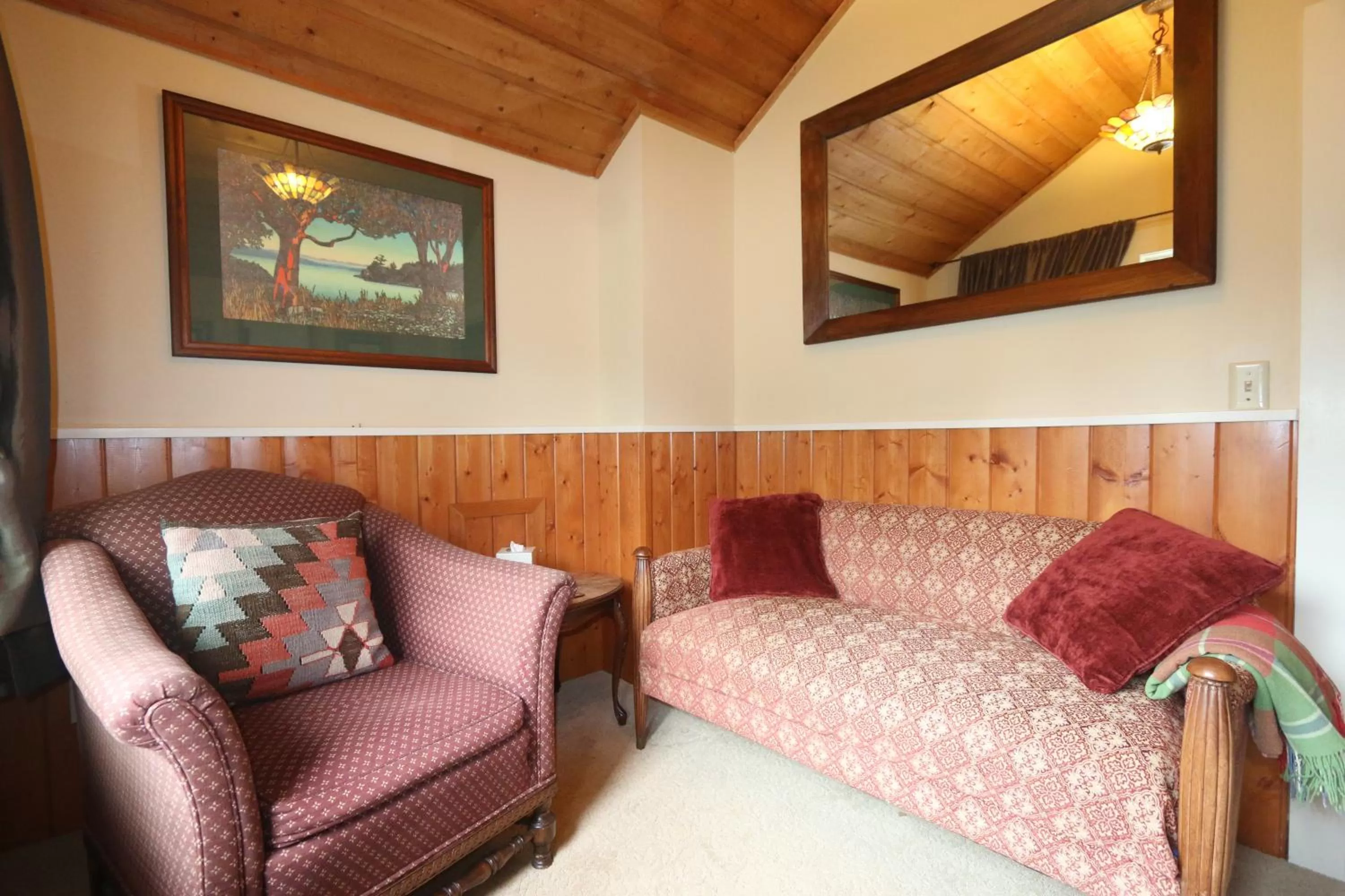 Seating Area in Kangaroo House Bed & Breakfast