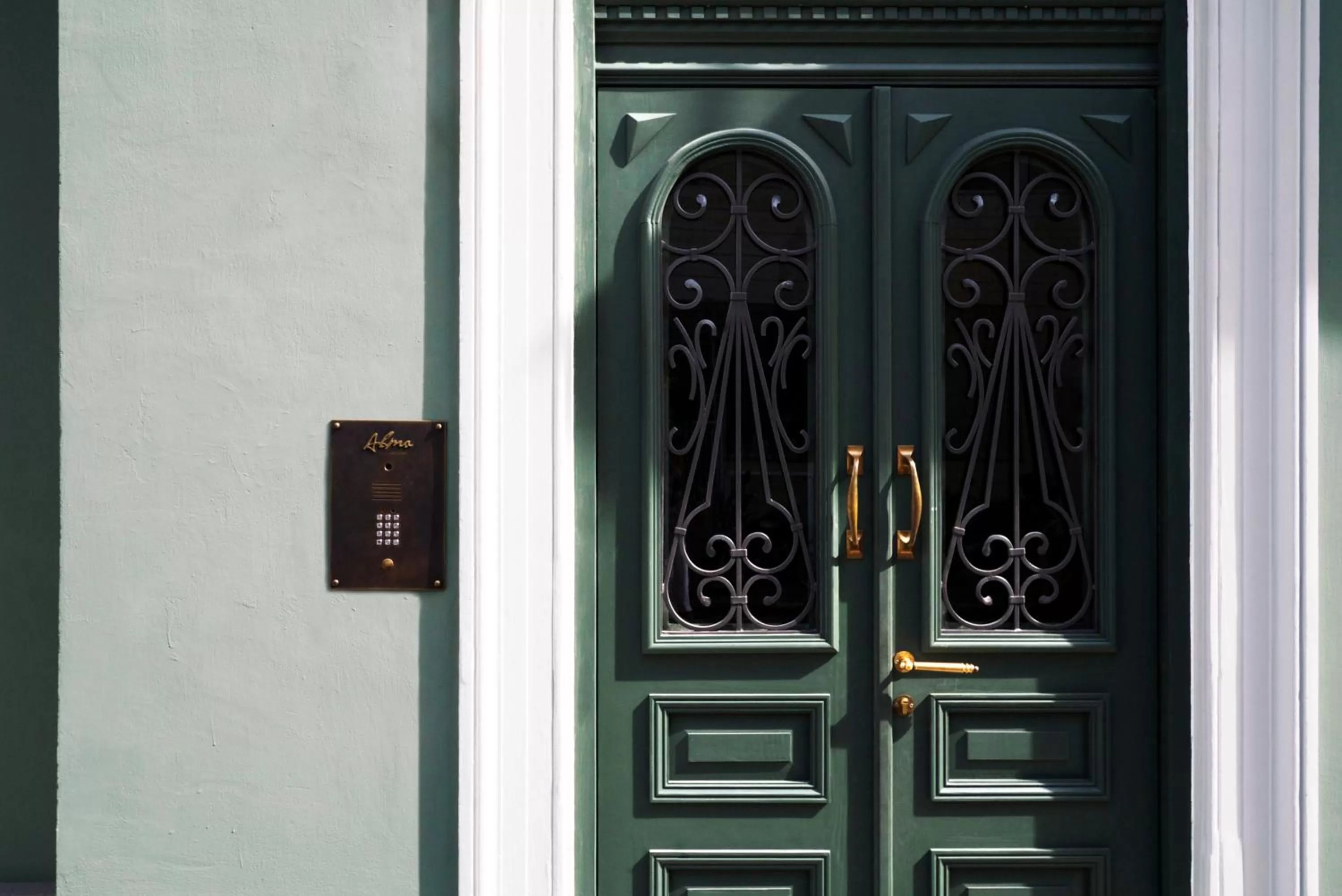 Facade/entrance in Alma Boutique Hotel & Lounge