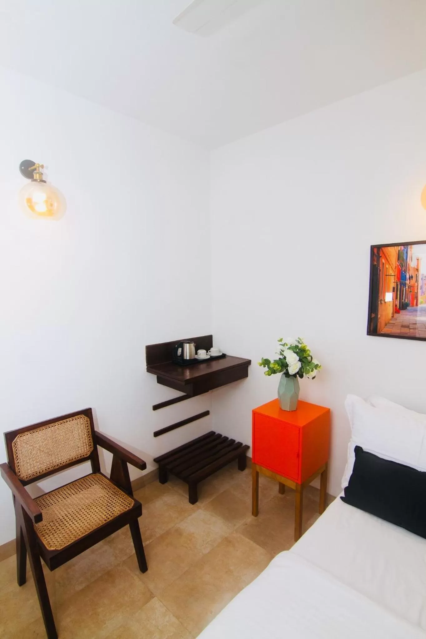 Bedroom, TV/Entertainment Center in HALF Hotel, Calangute