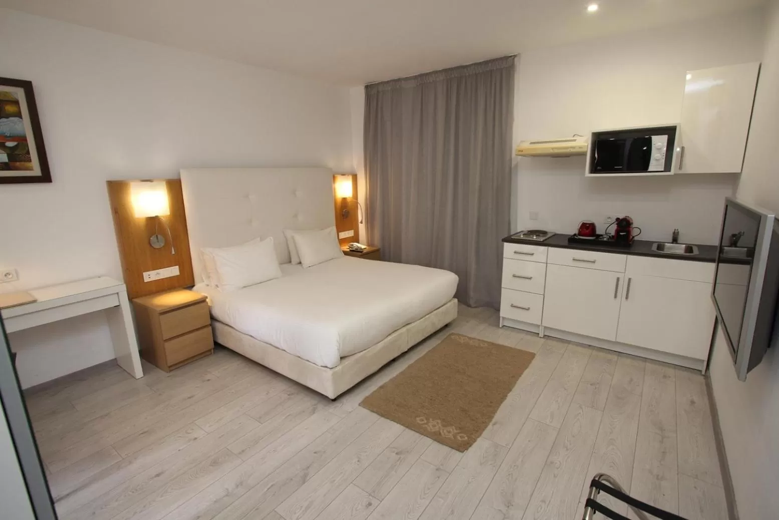 Swimming pool, Bed in Casablanca Suites & Spa