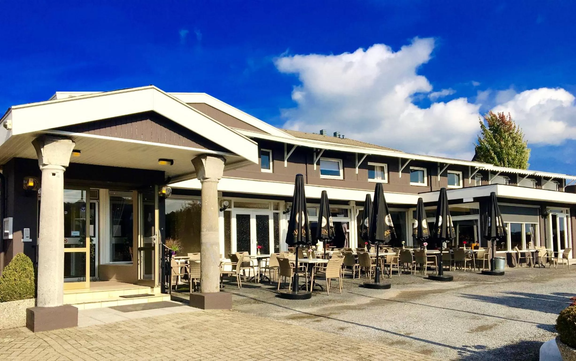 Facade/entrance, Property Building in Hotel Salden