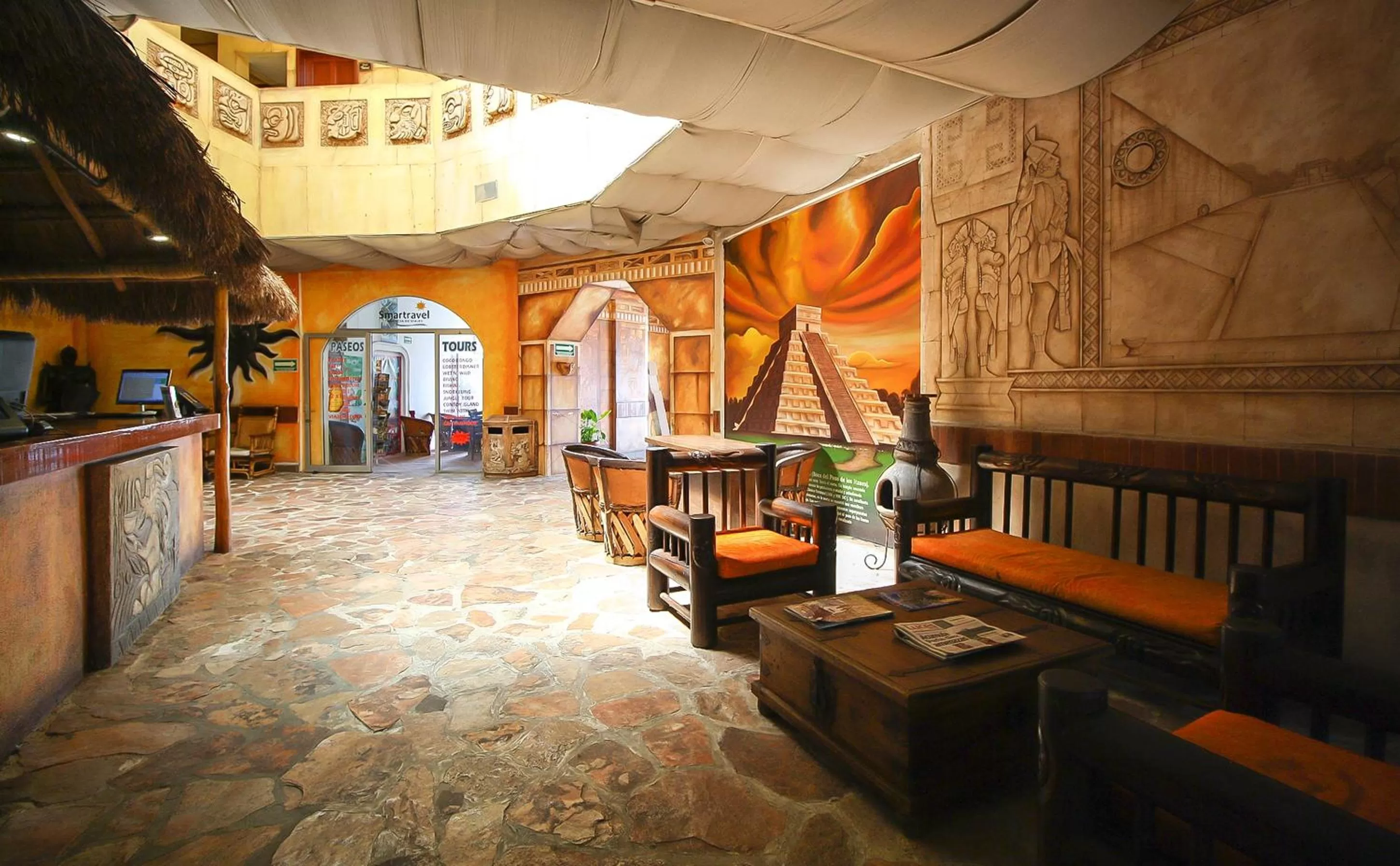 Lobby or reception in Hotel Xbalamqué & Spa Cancún Centro