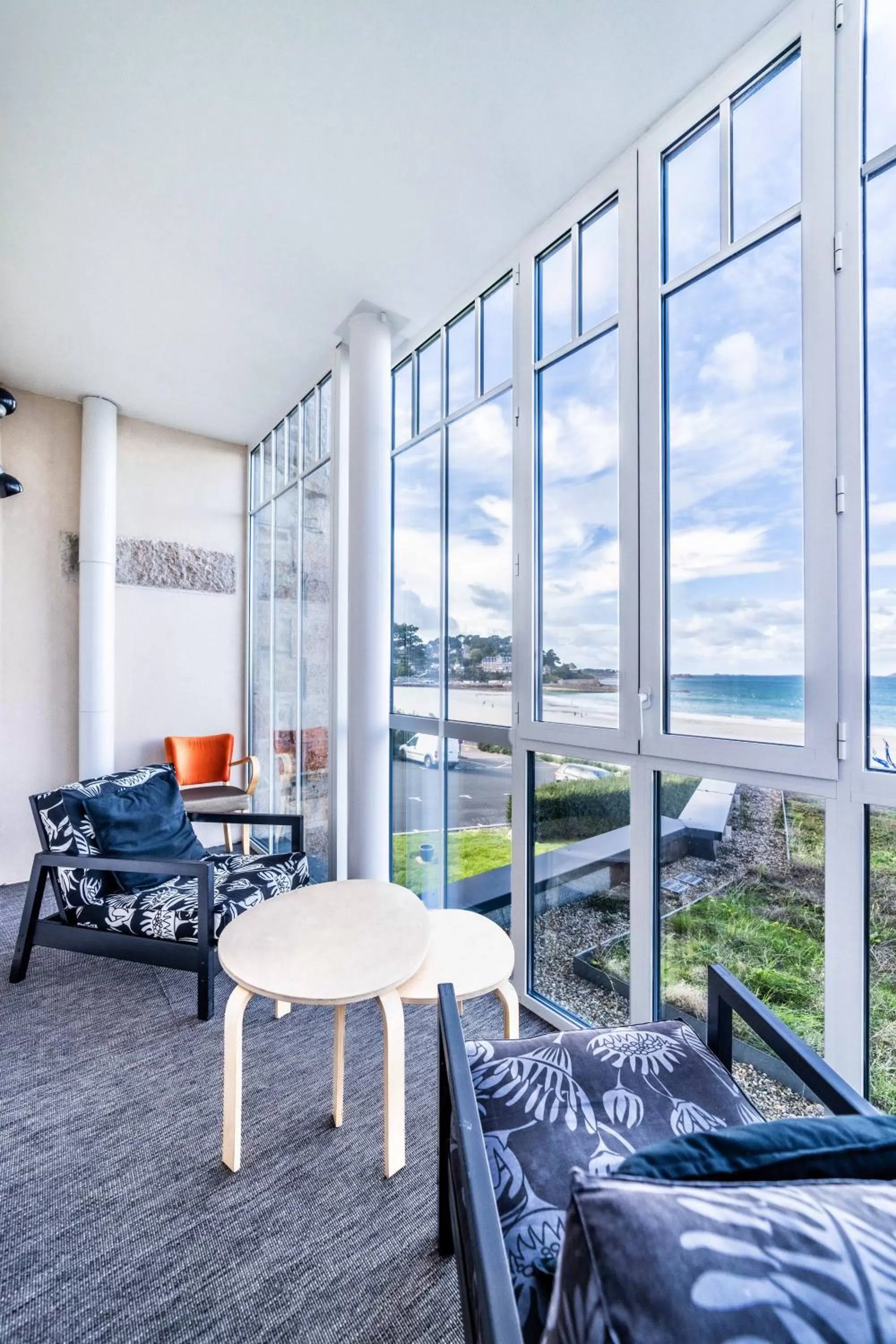Seating area in Logis Hôtel Ker Mor