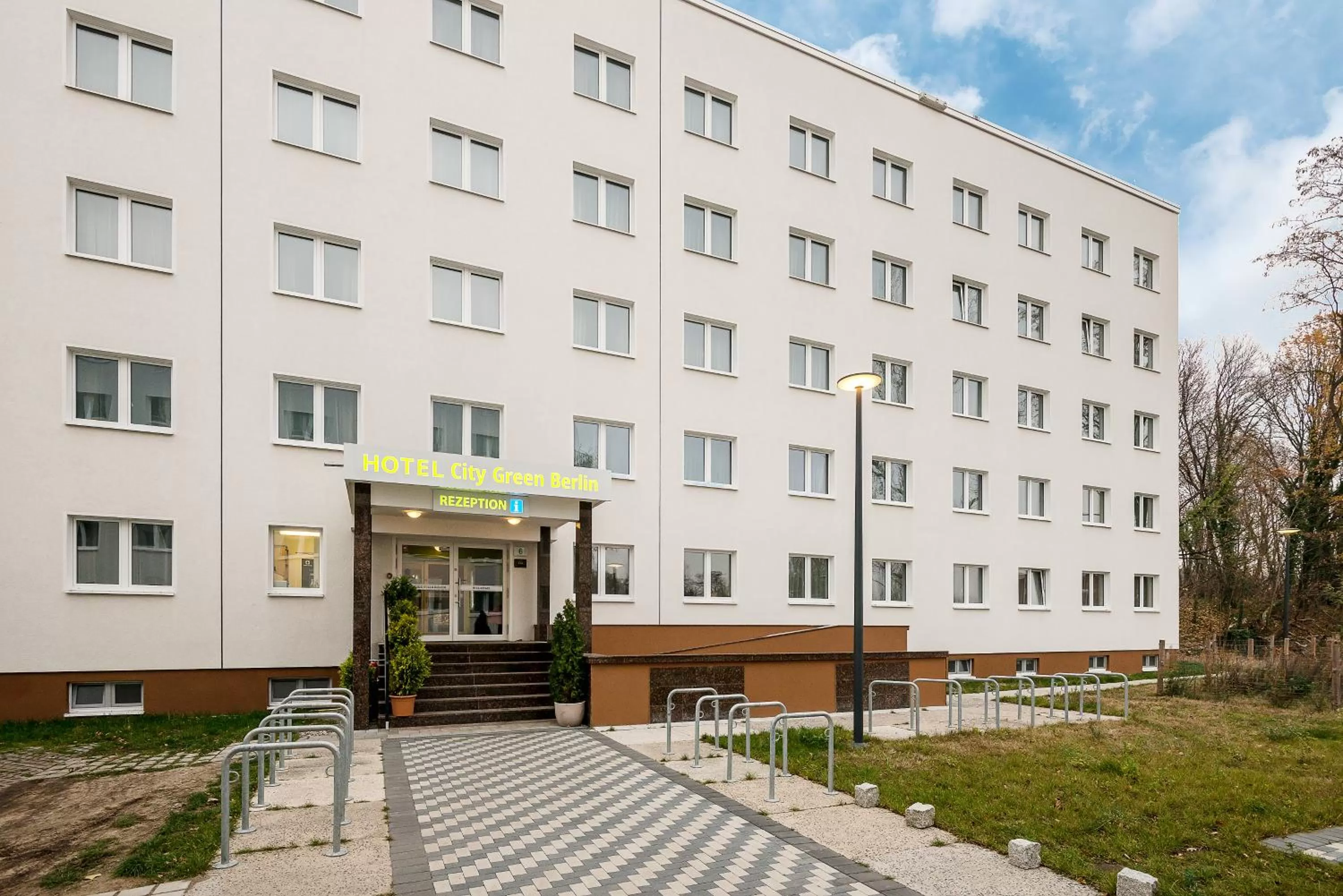 Facade/entrance in Hotel City Green Berlin