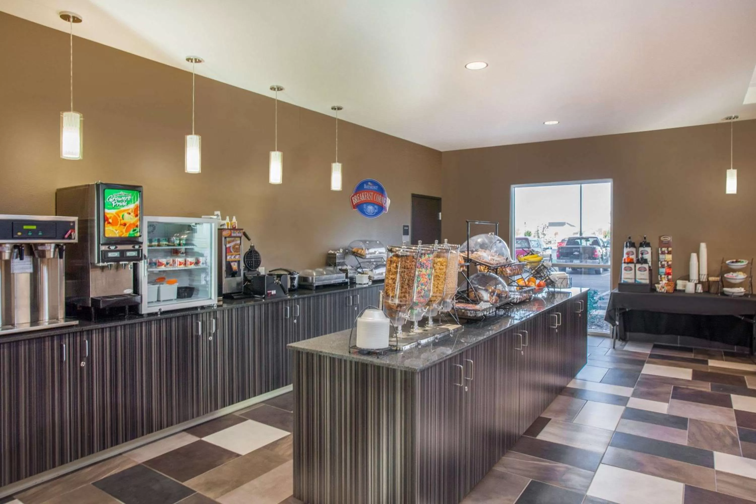 Restaurant/places to eat in Baymont by Wyndham Grand Forks