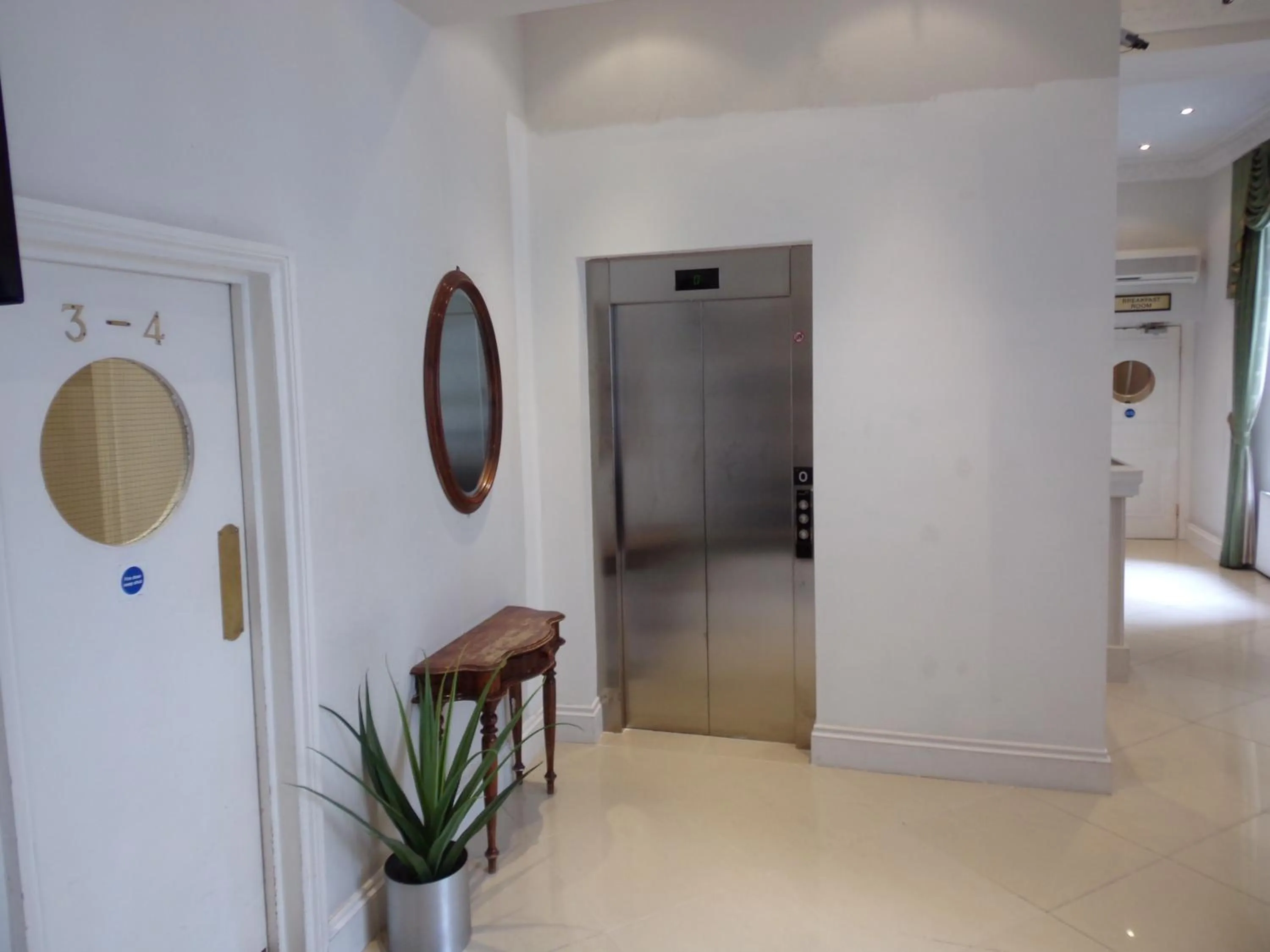 Decorative detail in Wedgewood Hotel