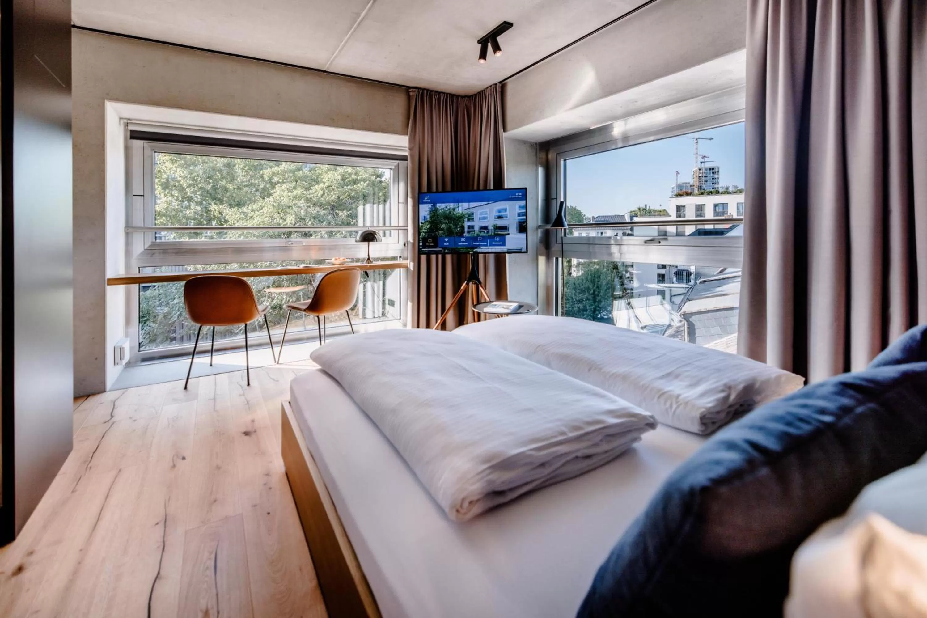 TV and multimedia, Bed in THE FLAG West M.