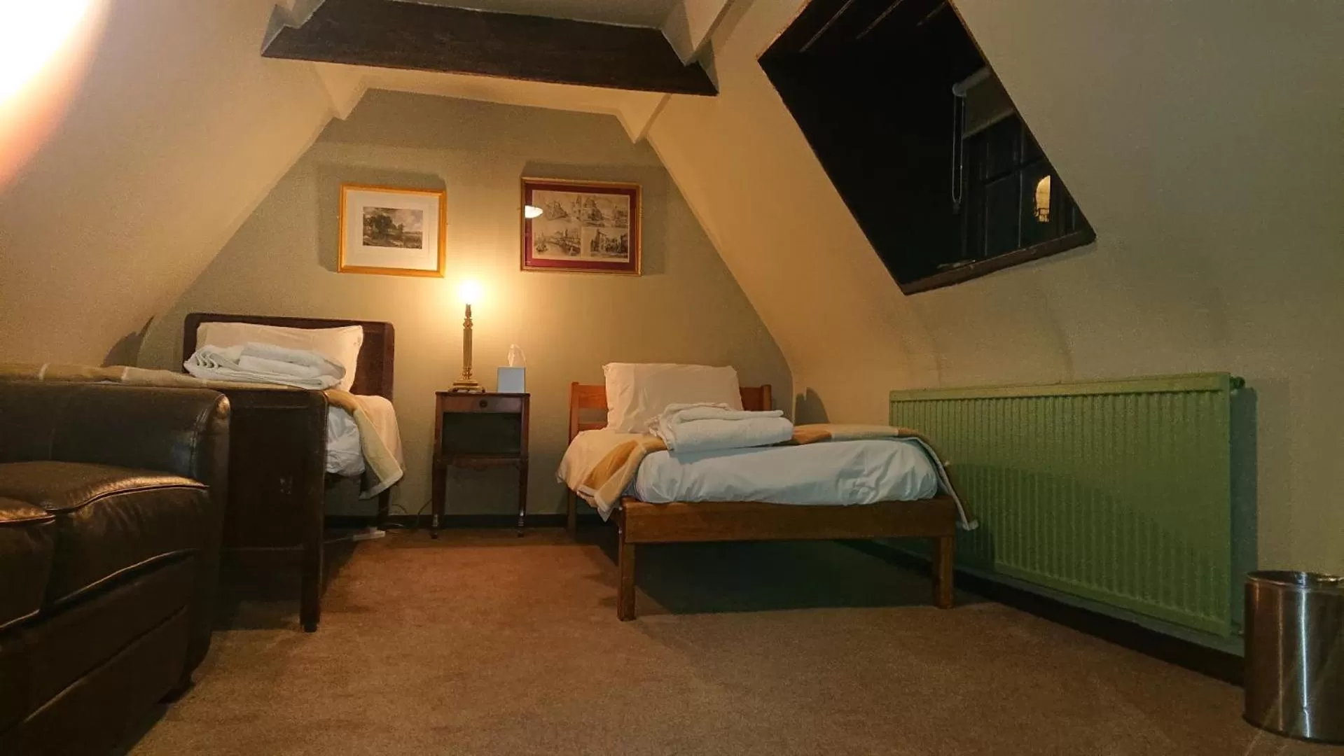 Night, Bed in Alma Inn & Dining Rooms