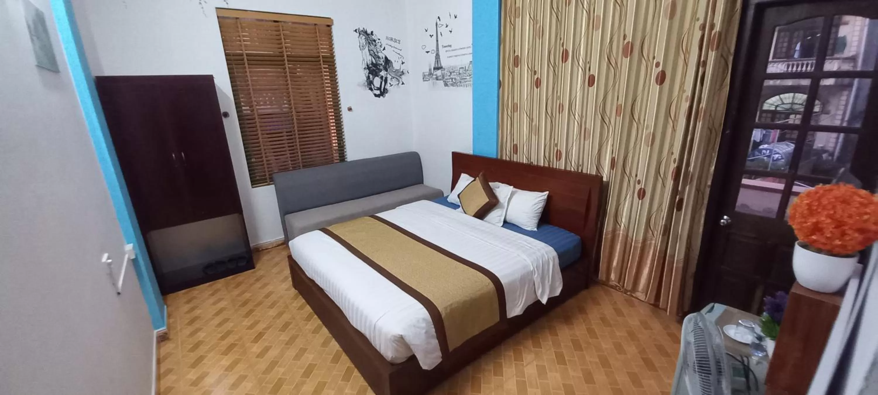 Bed in Alex Ha Long Hotel