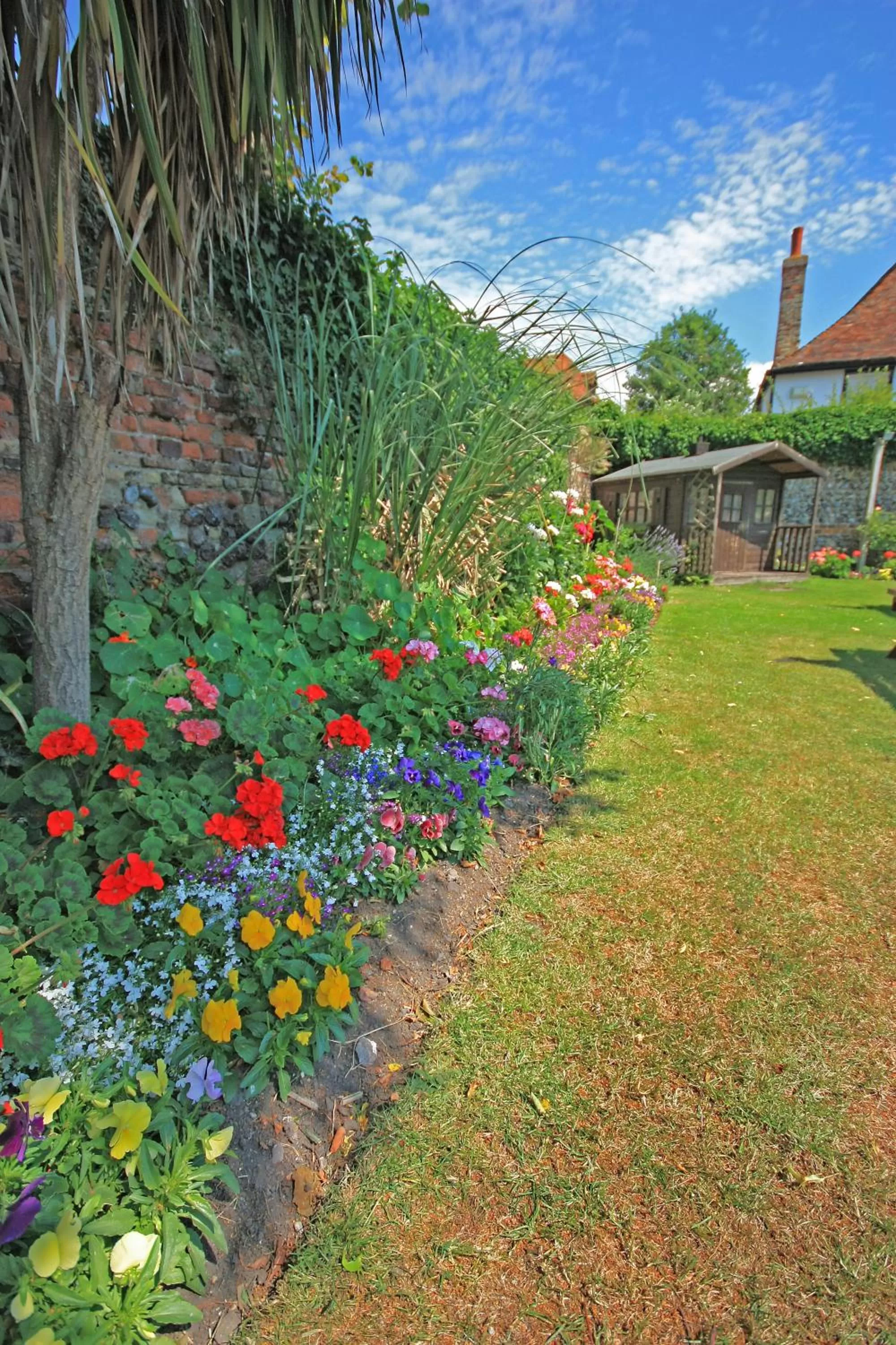 Area and facilities, Garden in Kings Arms Hotel