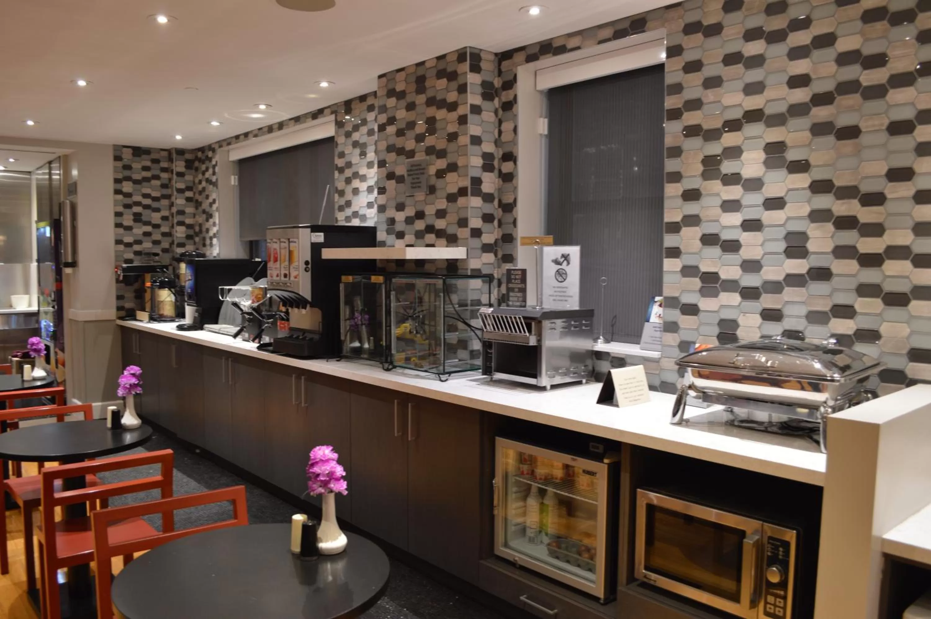 American breakfast in Best Western Plus Hospitality House Suites