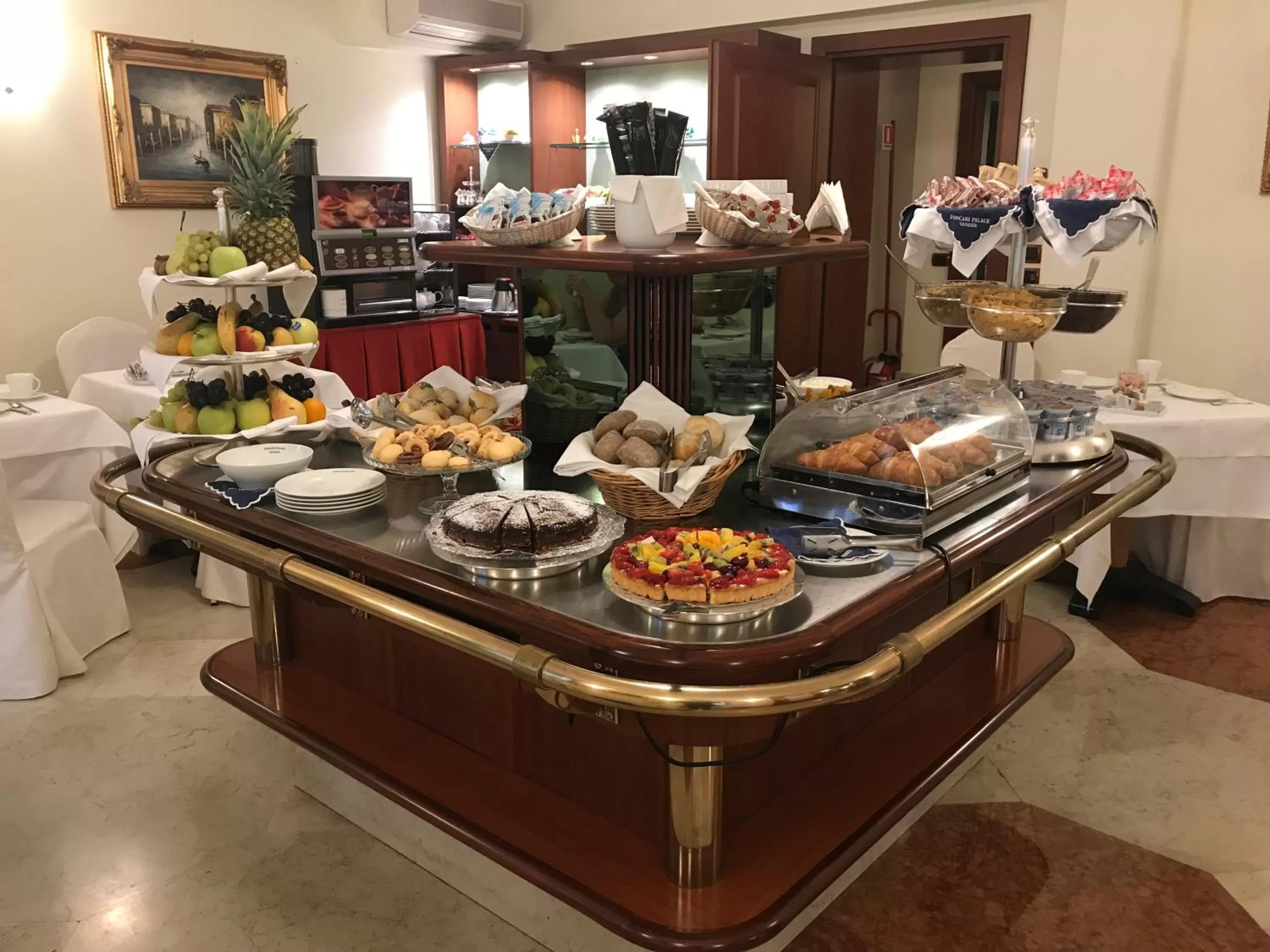 Food and drinks in Foscari Palace