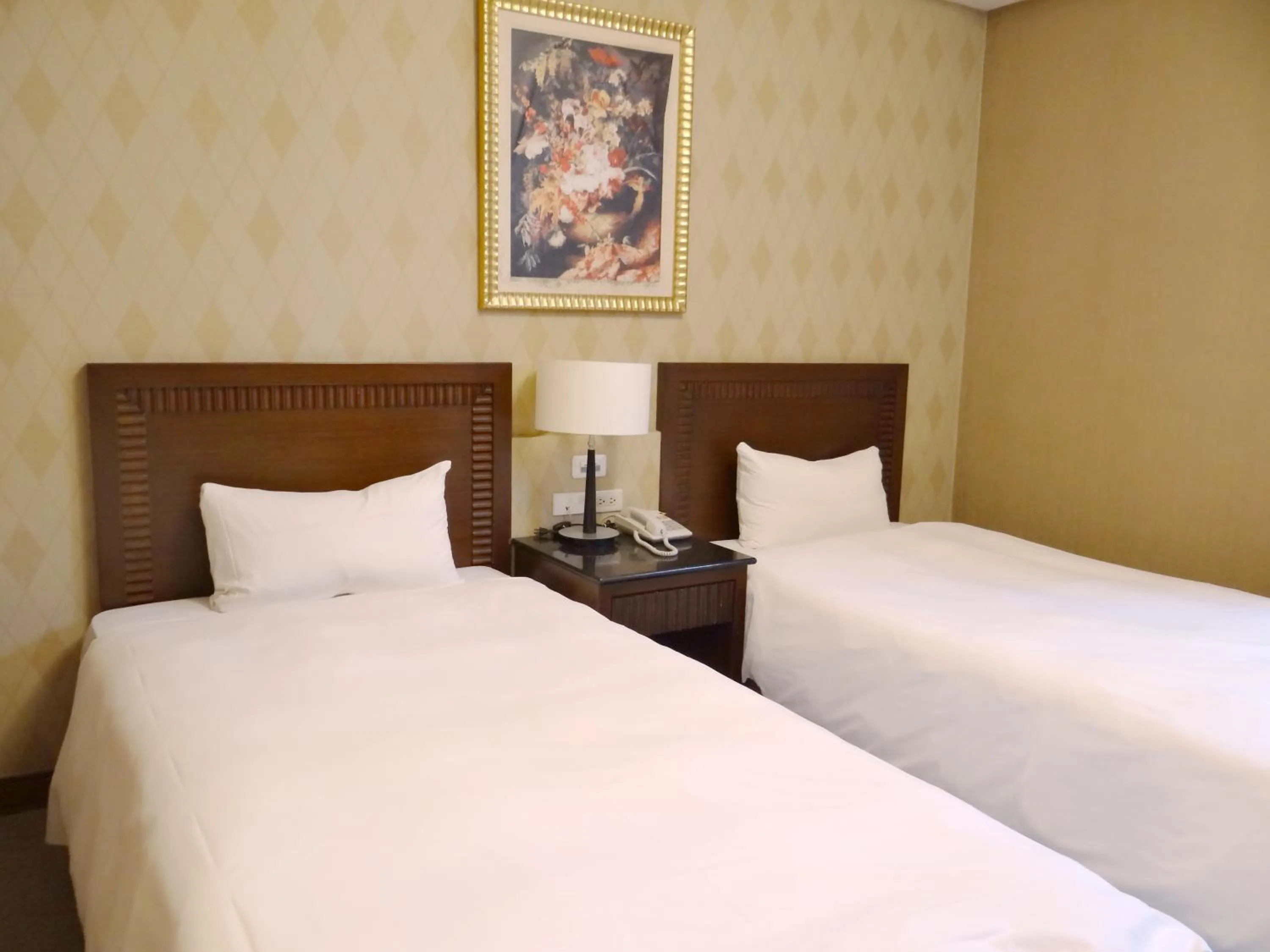 bunk bed, Bed in Wuzhou Hotel