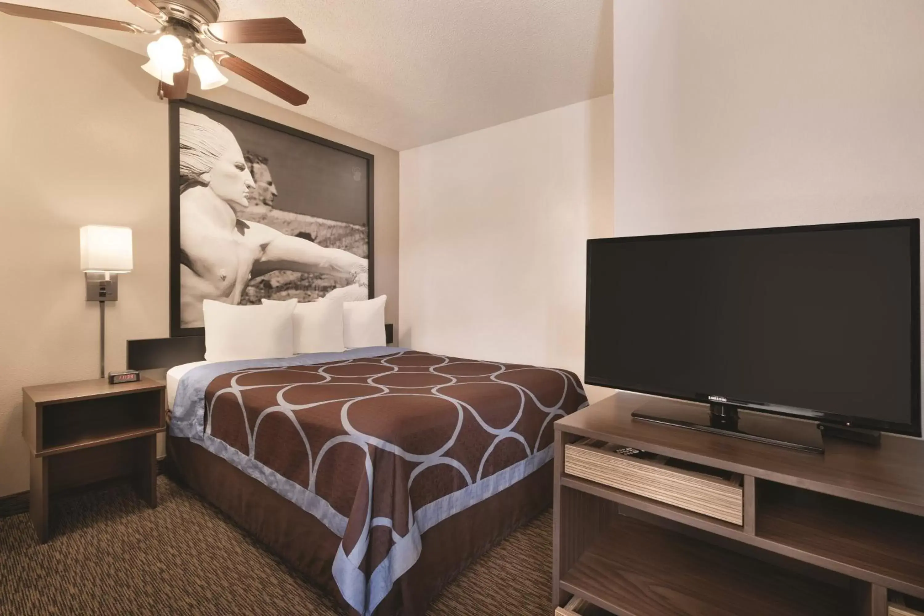 One-Bedroom Suite with Two Queen Beds - Non-Smoking in Super 8 by Wyndham Custer/Crazy Horse Area One-Bedroom Suite with Two Queen Beds - Non-Smoking in Super 8 by Wyndham Custer/Crazy Horse Area
