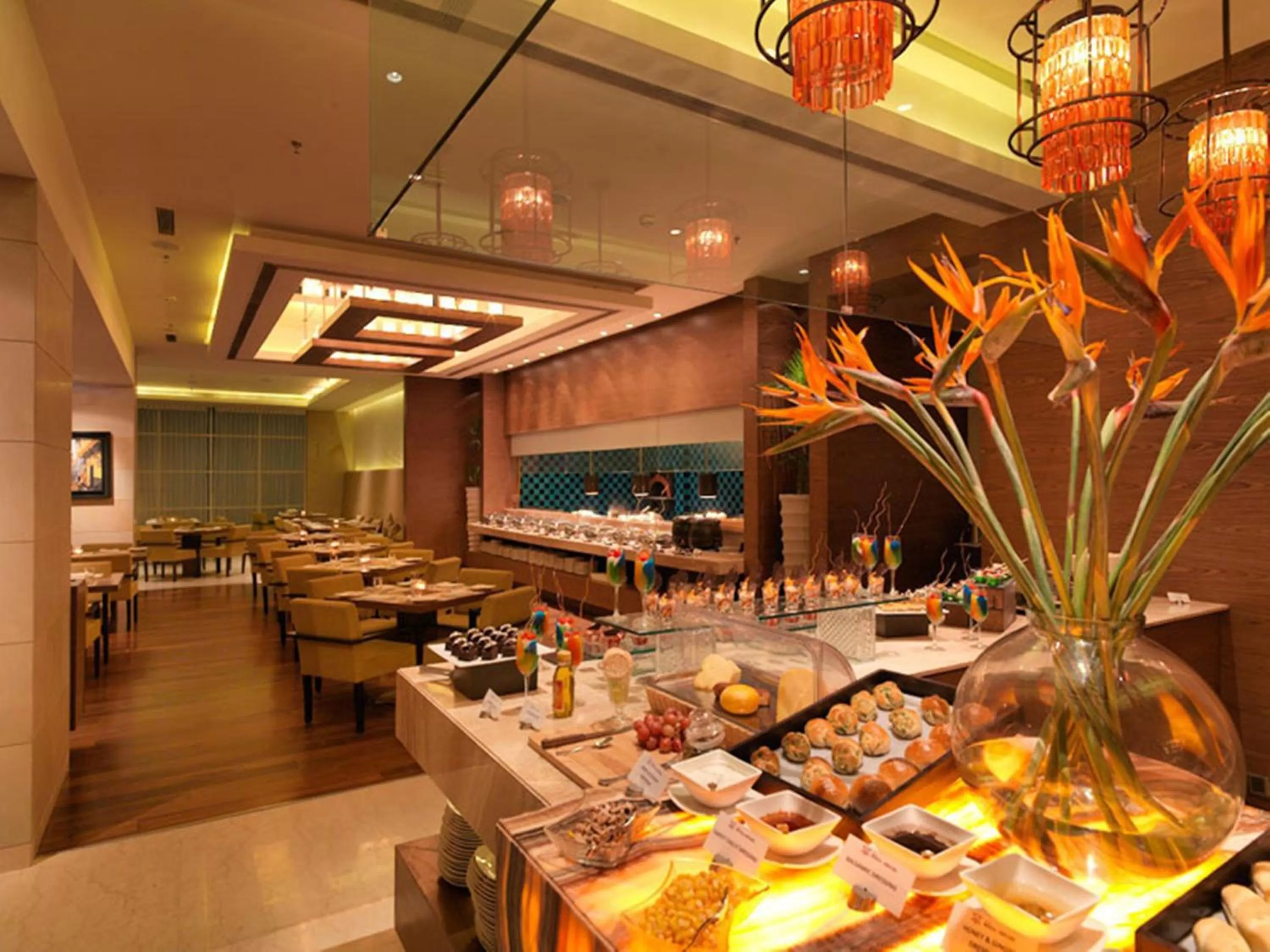 Restaurant/places to eat in Hotel Royal Orchid Jaipur, Tonk Road