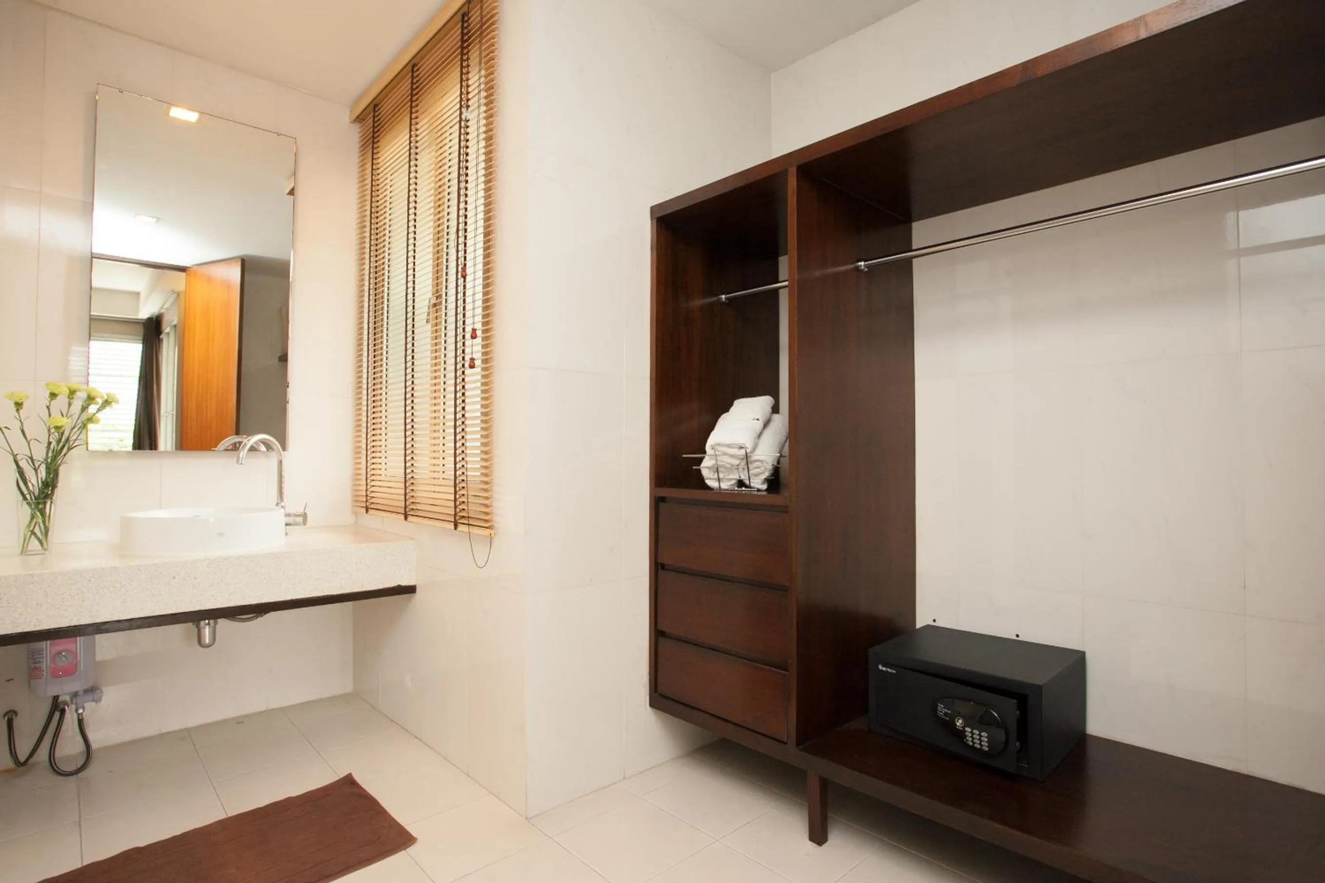 Bathroom in Baansilom Soi 3