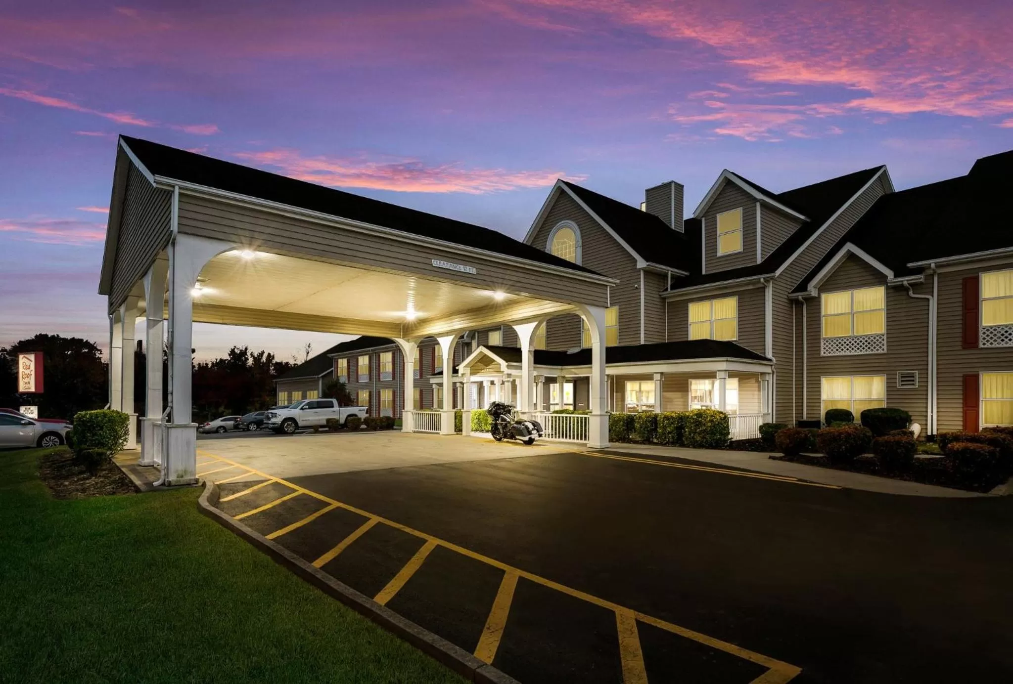 Property building in Red Roof Inn & Suites Knoxville East