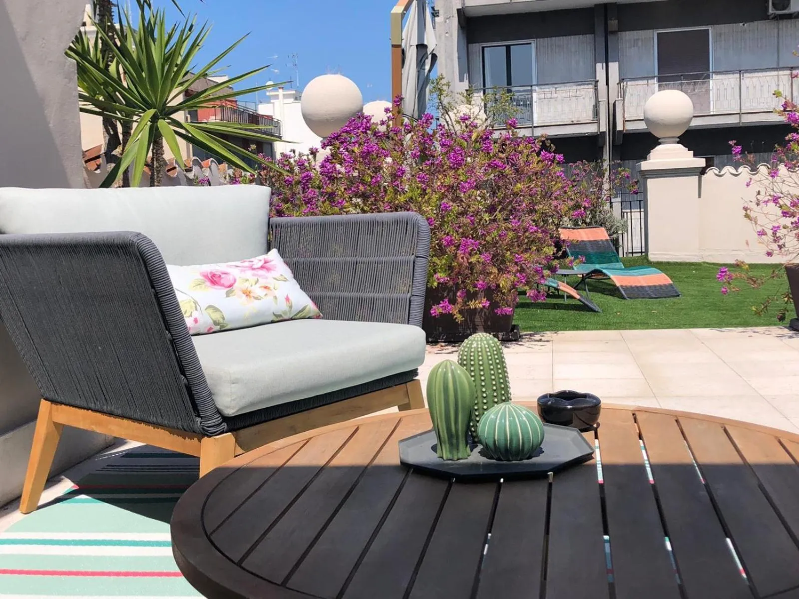 Garden in 200 ROOMS & TERRACE