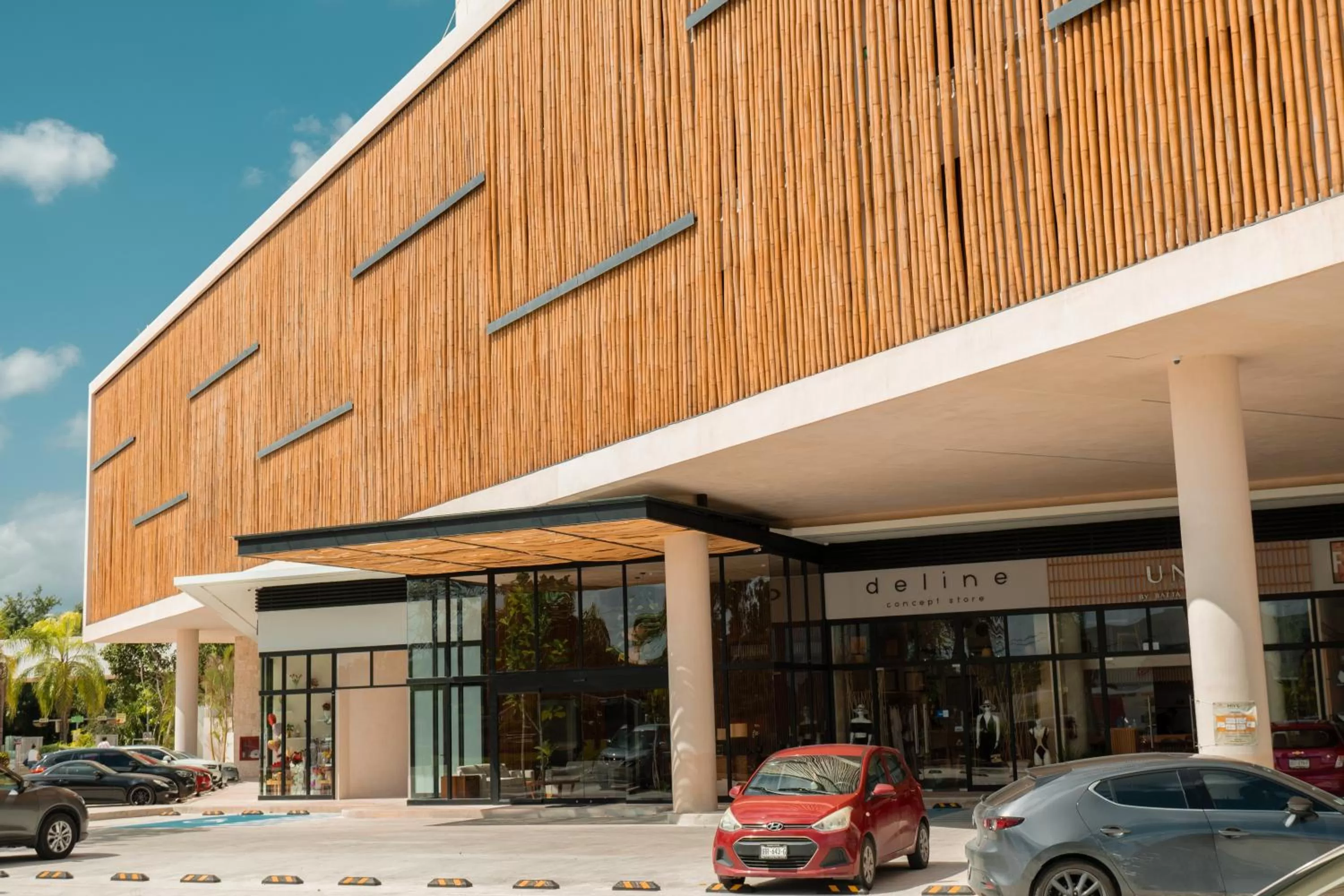 Facade/entrance in Hive Cancun by G Hotels