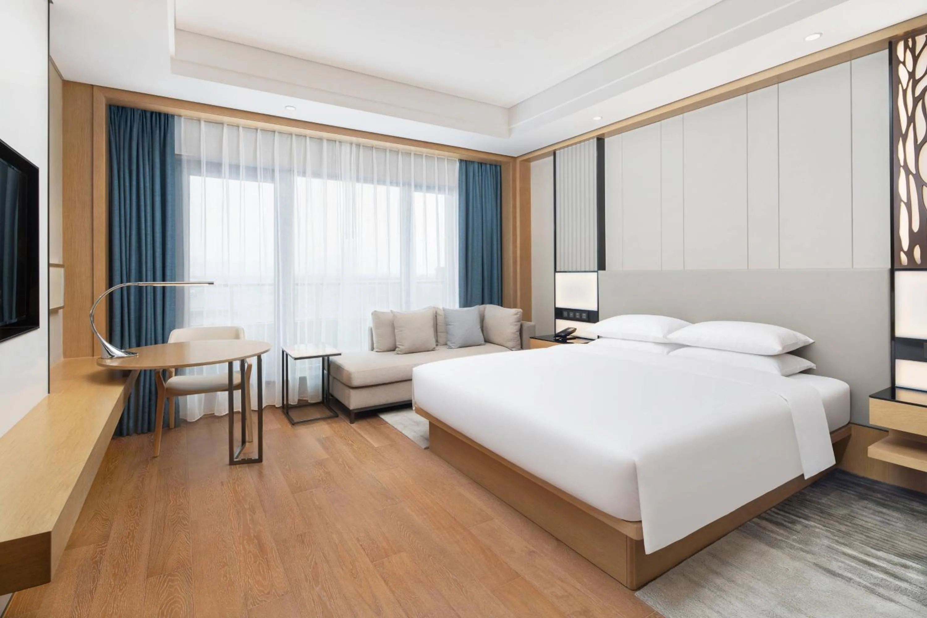 Photo of the whole room, Bed in Courtyard by Marriott Hangzhou West