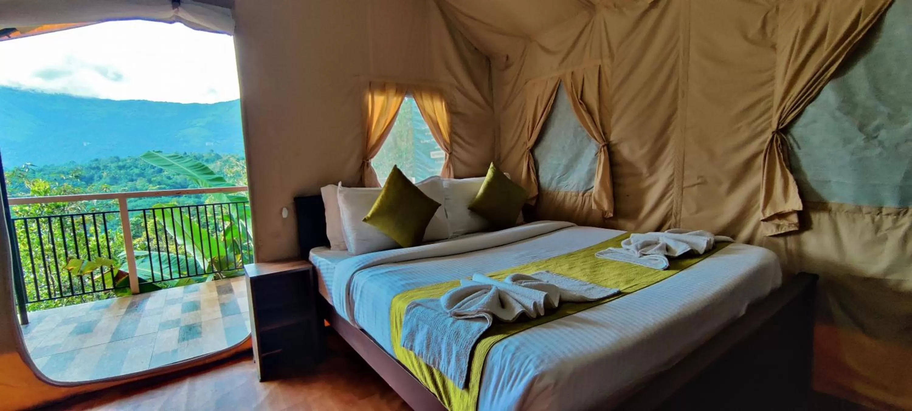 Bed in Chalona Jungle Vibe