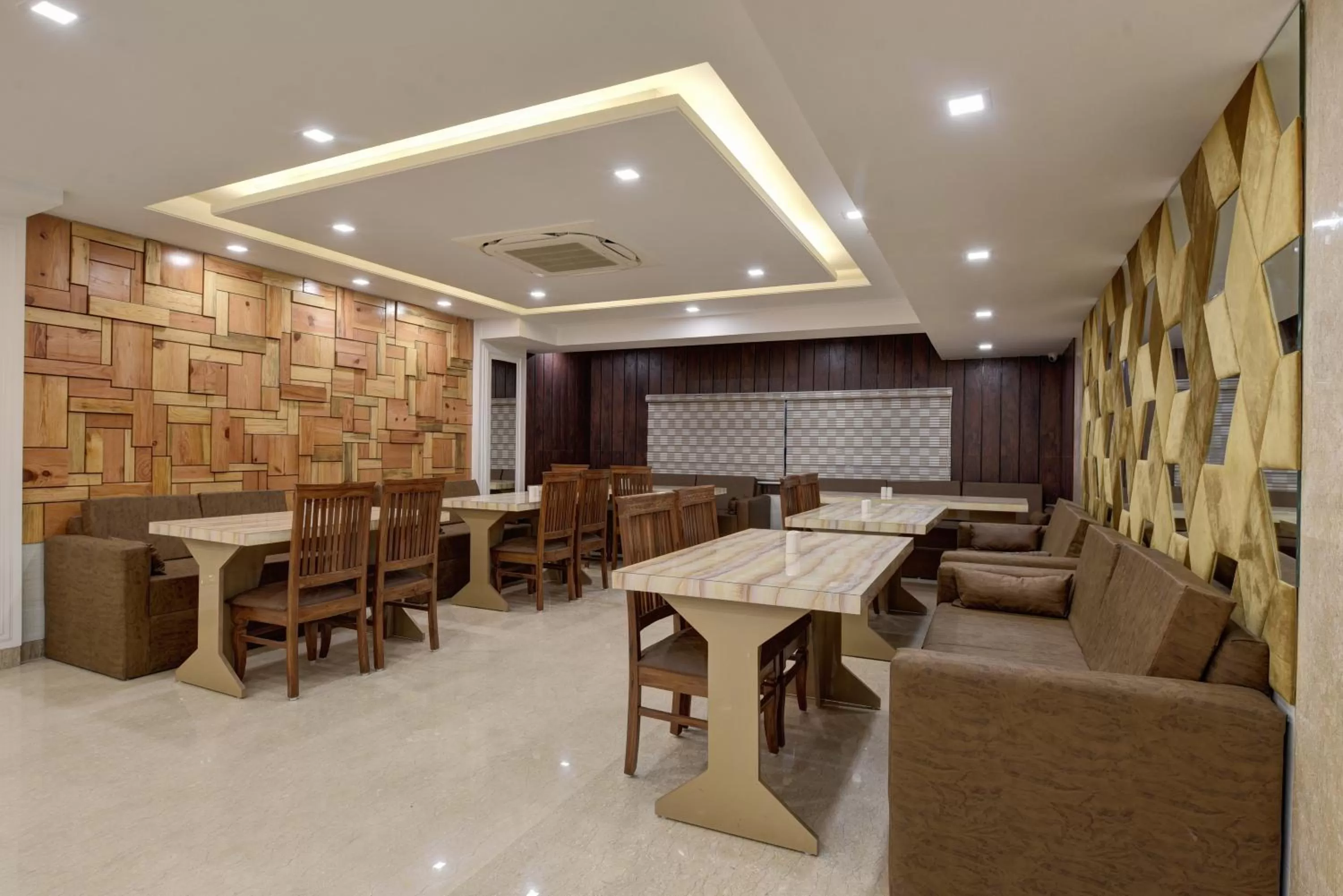 Restaurant/places to eat in GOLDEN TREE