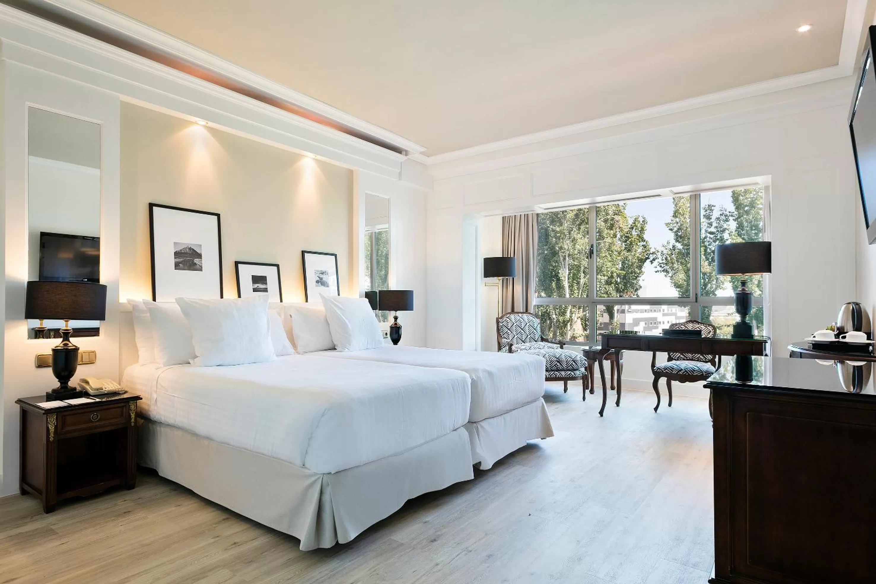 Premium Double Room with Pool View in Melia Barajas