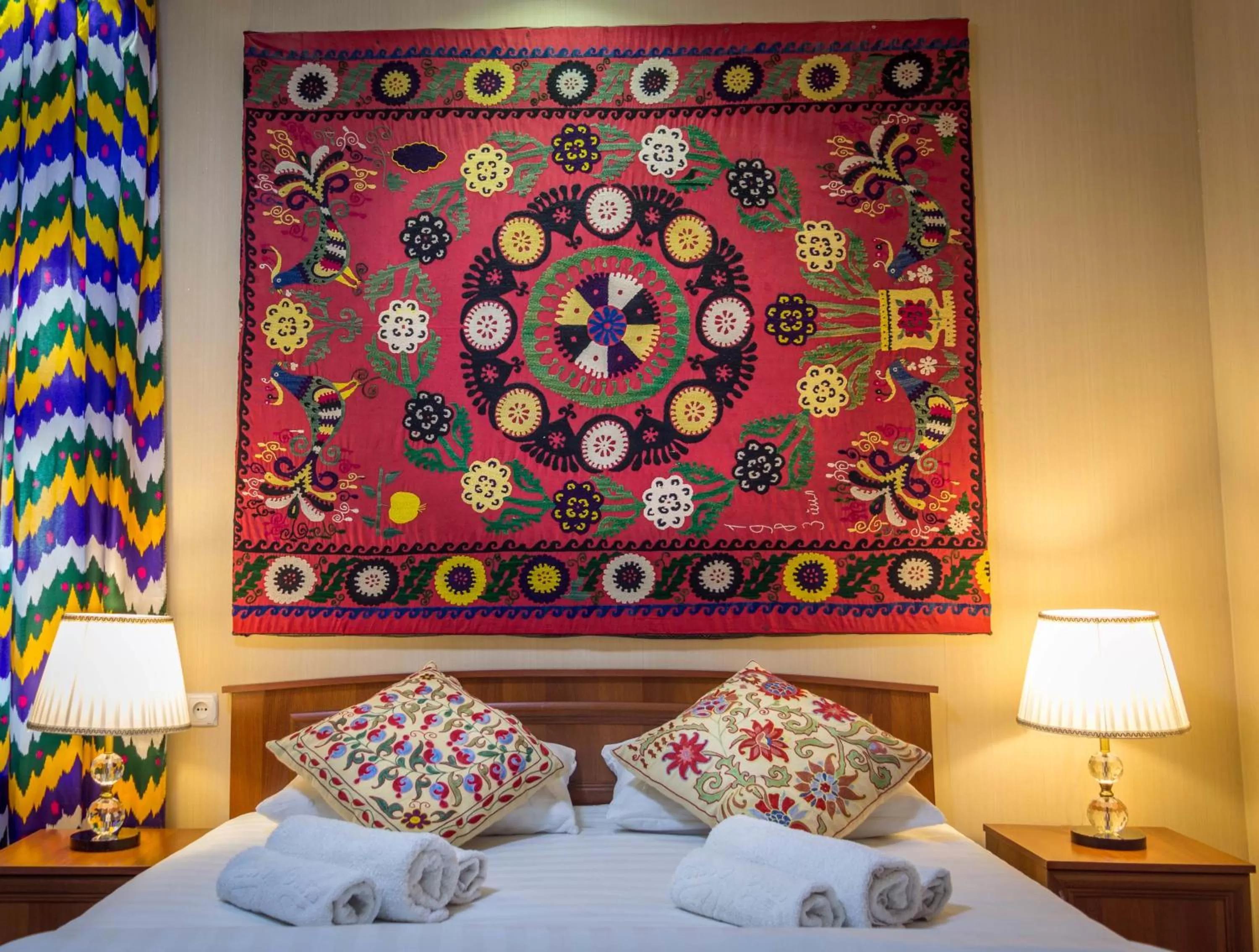 Bed in Jahongir Guest House