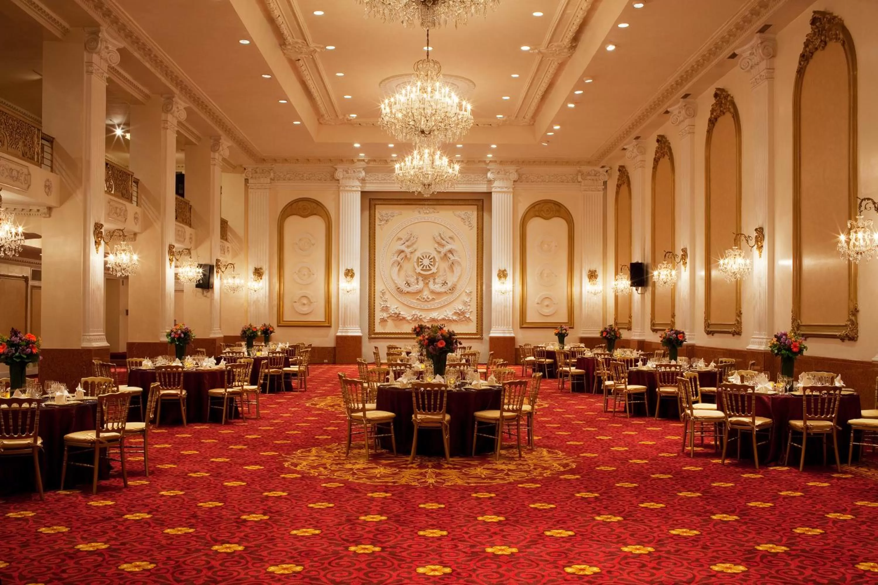 Restaurant/places to eat in New Yorker by Lotte Hotels