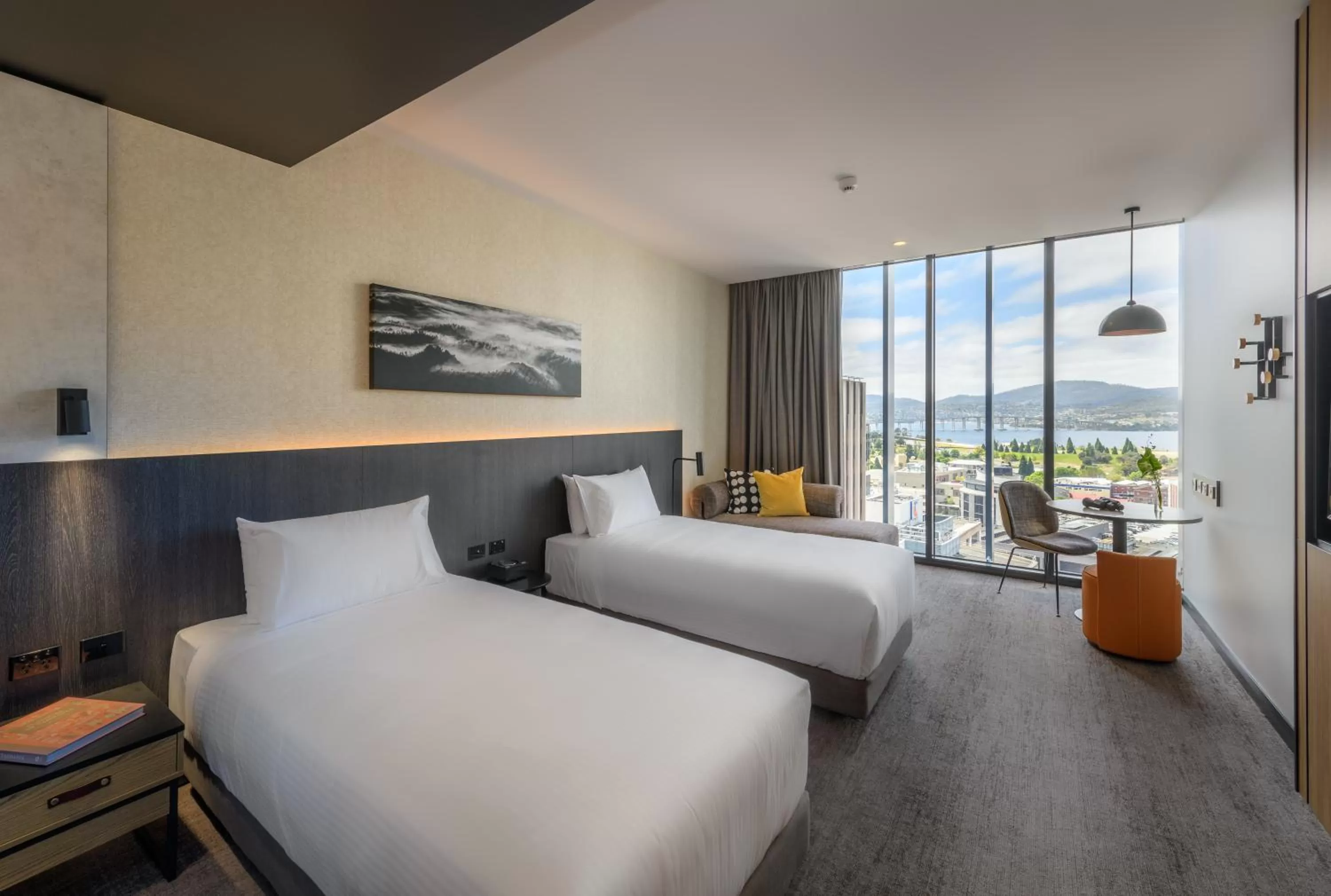 View (from property/room), Bed in Mövenpick Hotel Hobart